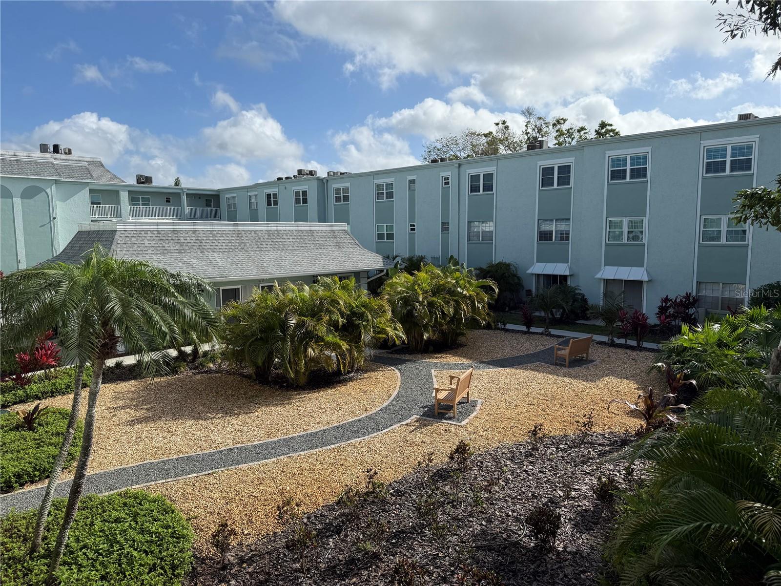 Image 17 of 19 For 1706 Belleair Forest Drive 226