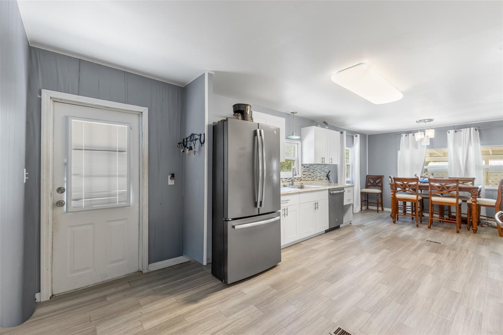 Image 6 of 33 For 3822 Alice Drive