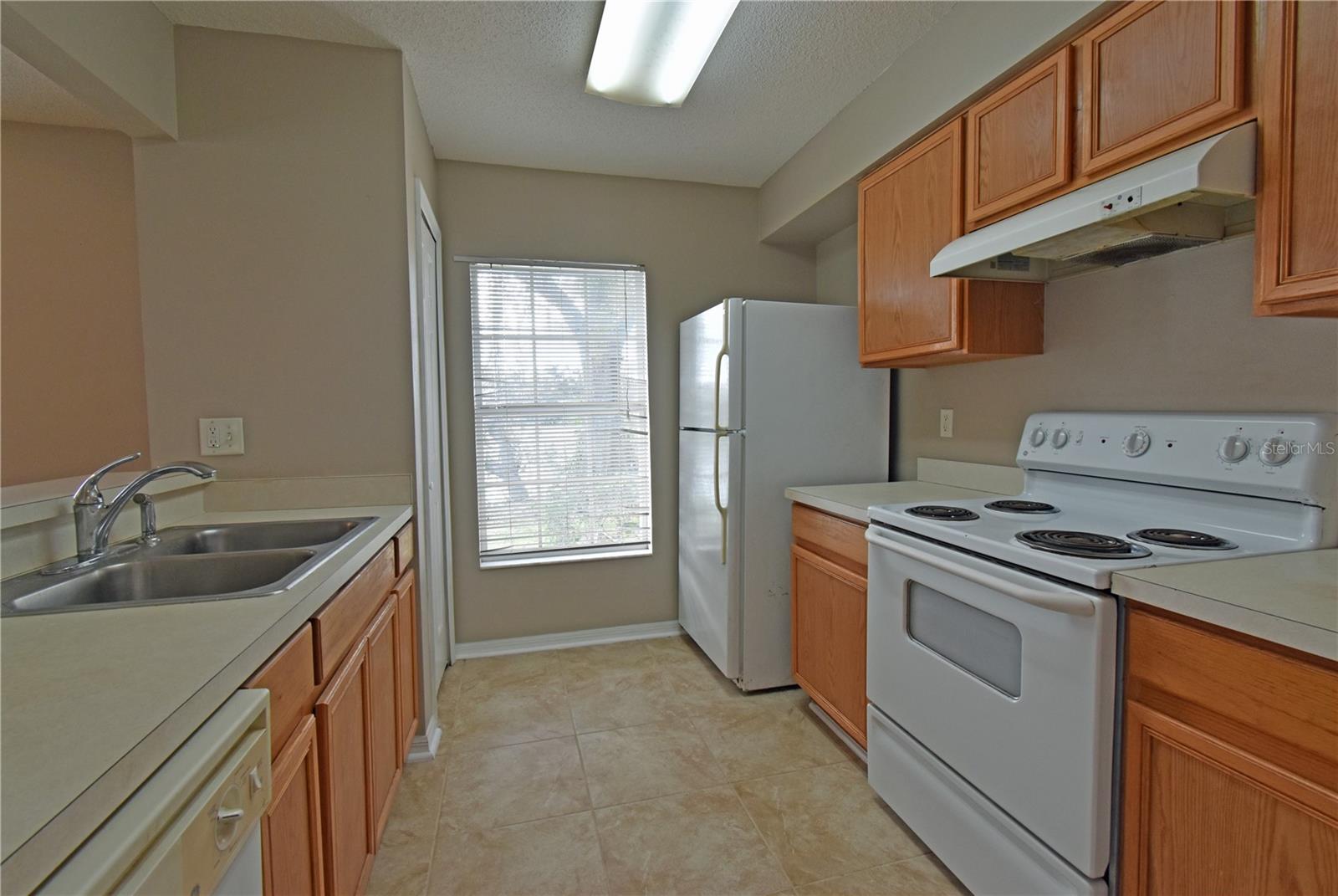 Image 10 of 32 For 4077 Dolphin Drive