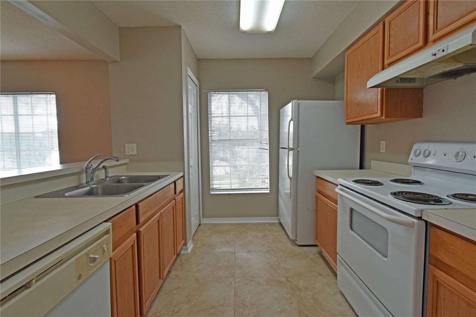 Image 11 of 32 For 4077 Dolphin Drive