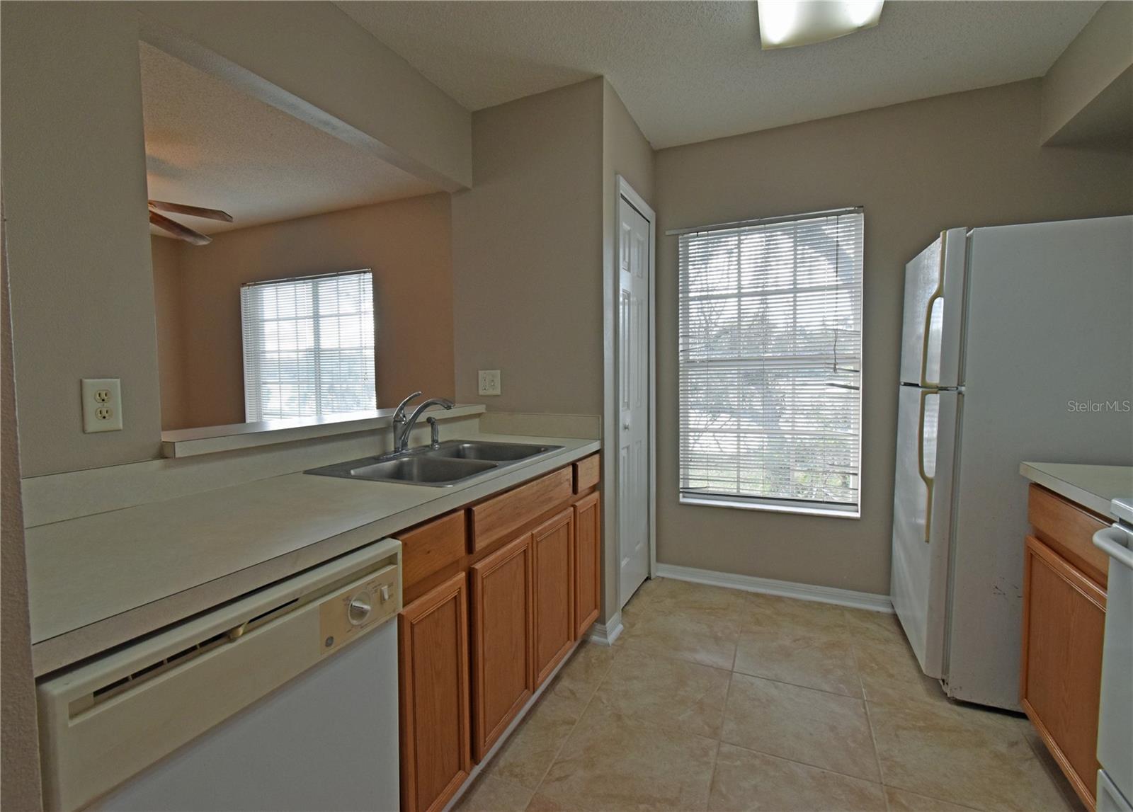 Image 12 of 32 For 4077 Dolphin Drive