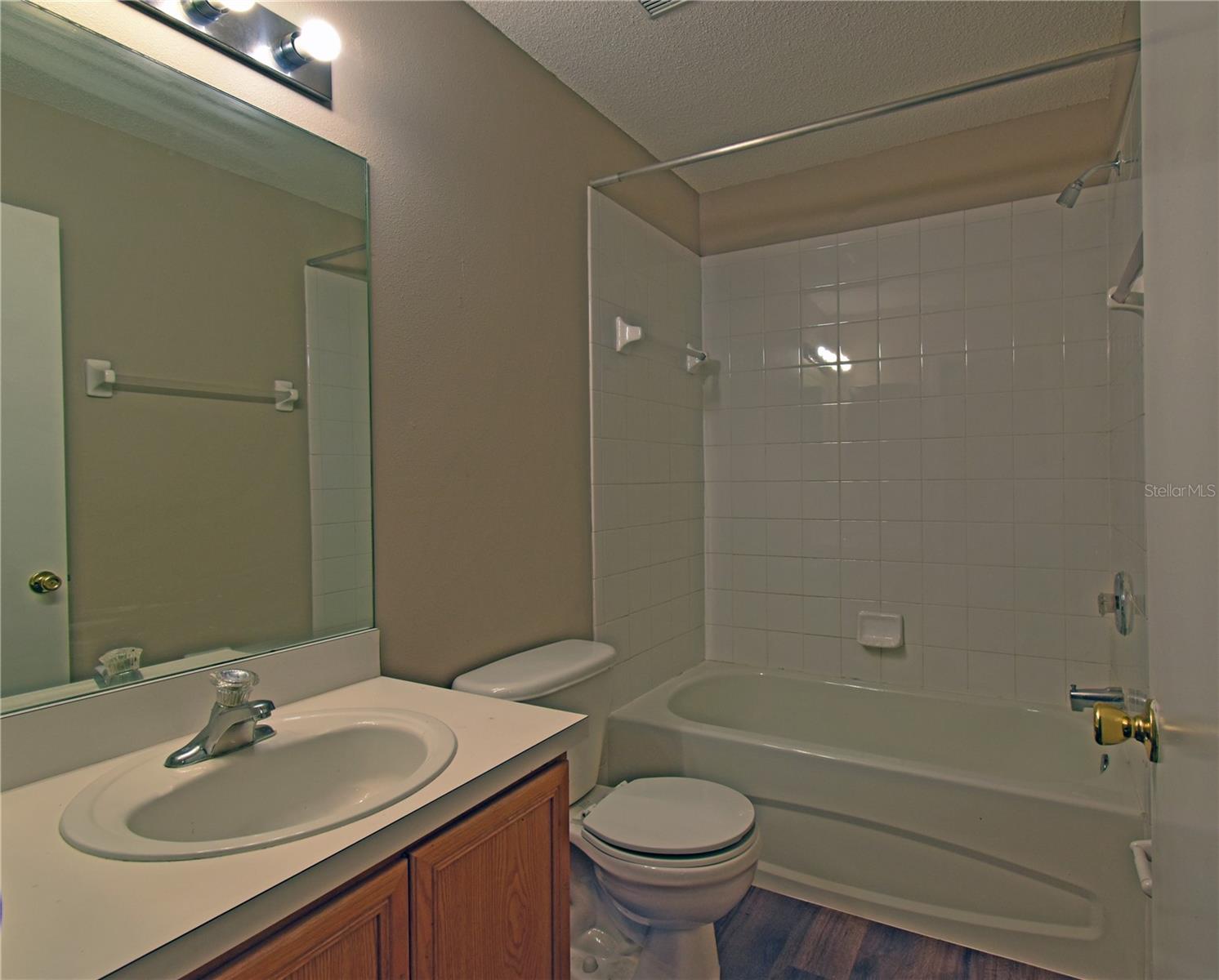 Image 22 of 32 For 4077 Dolphin Drive