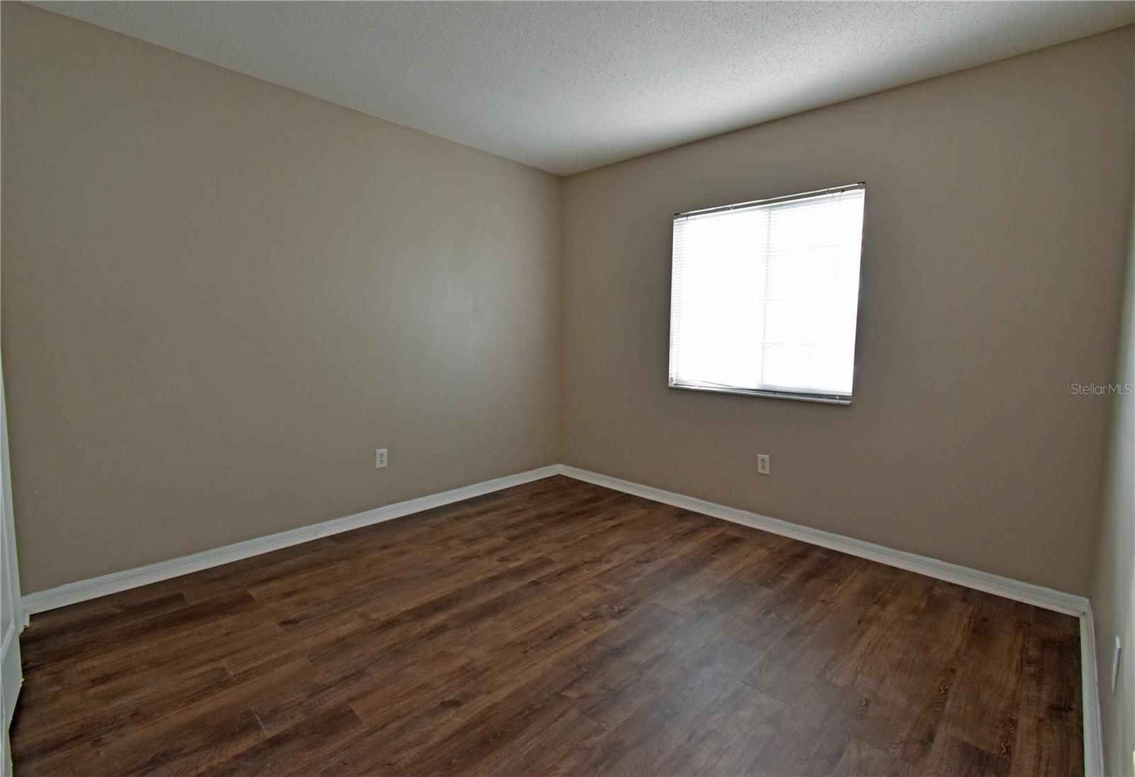 Image 24 of 32 For 4077 Dolphin Drive