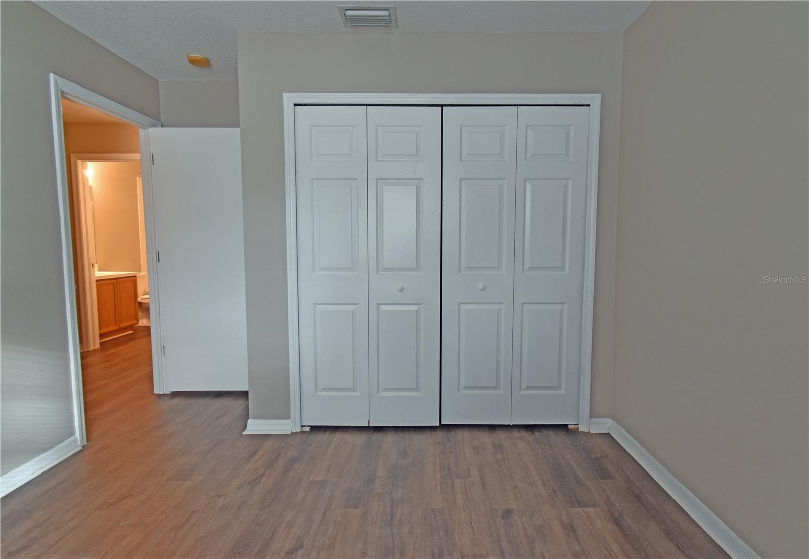 Image 26 of 32 For 4077 Dolphin Drive