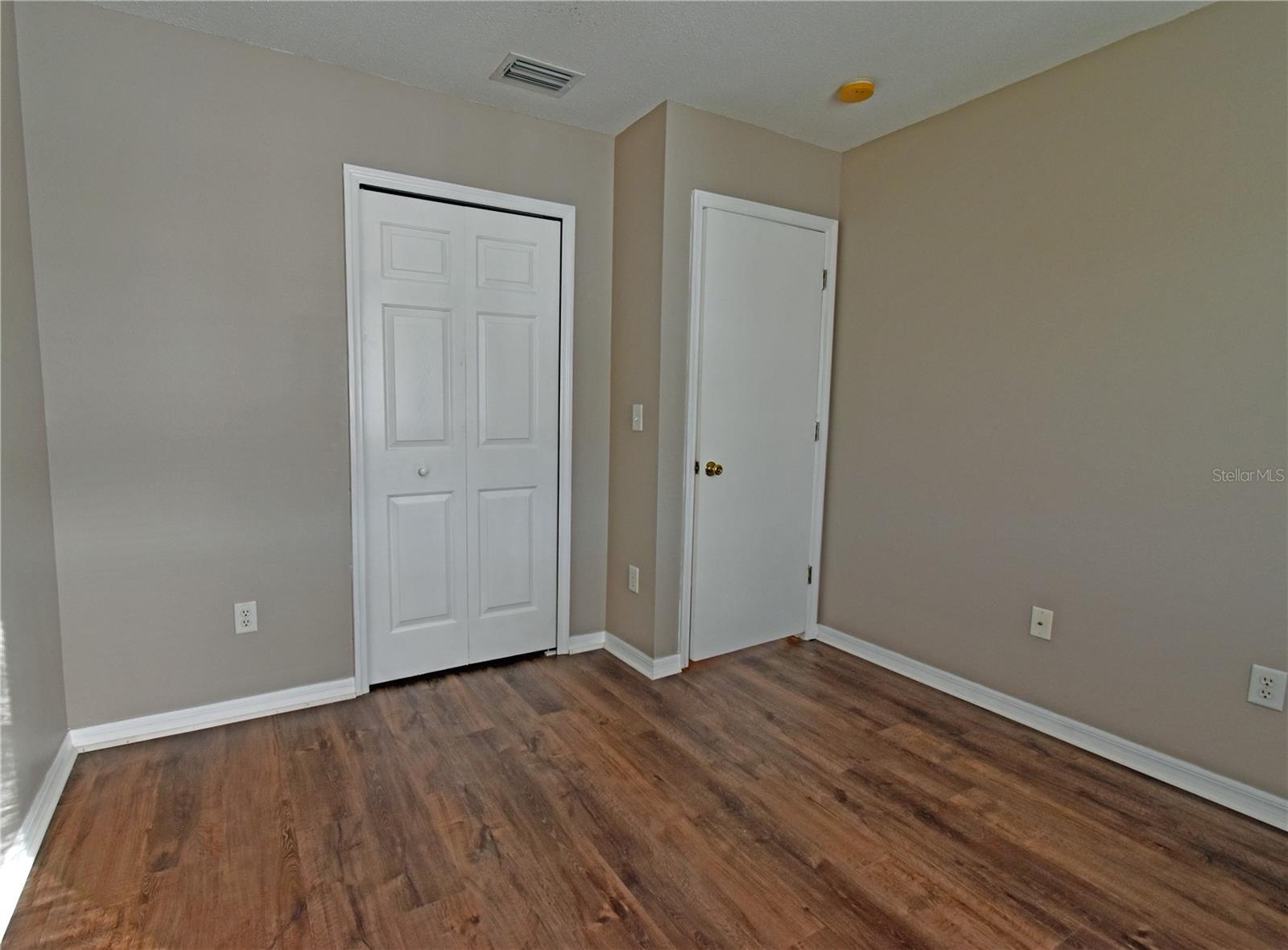 Image 27 of 32 For 4077 Dolphin Drive