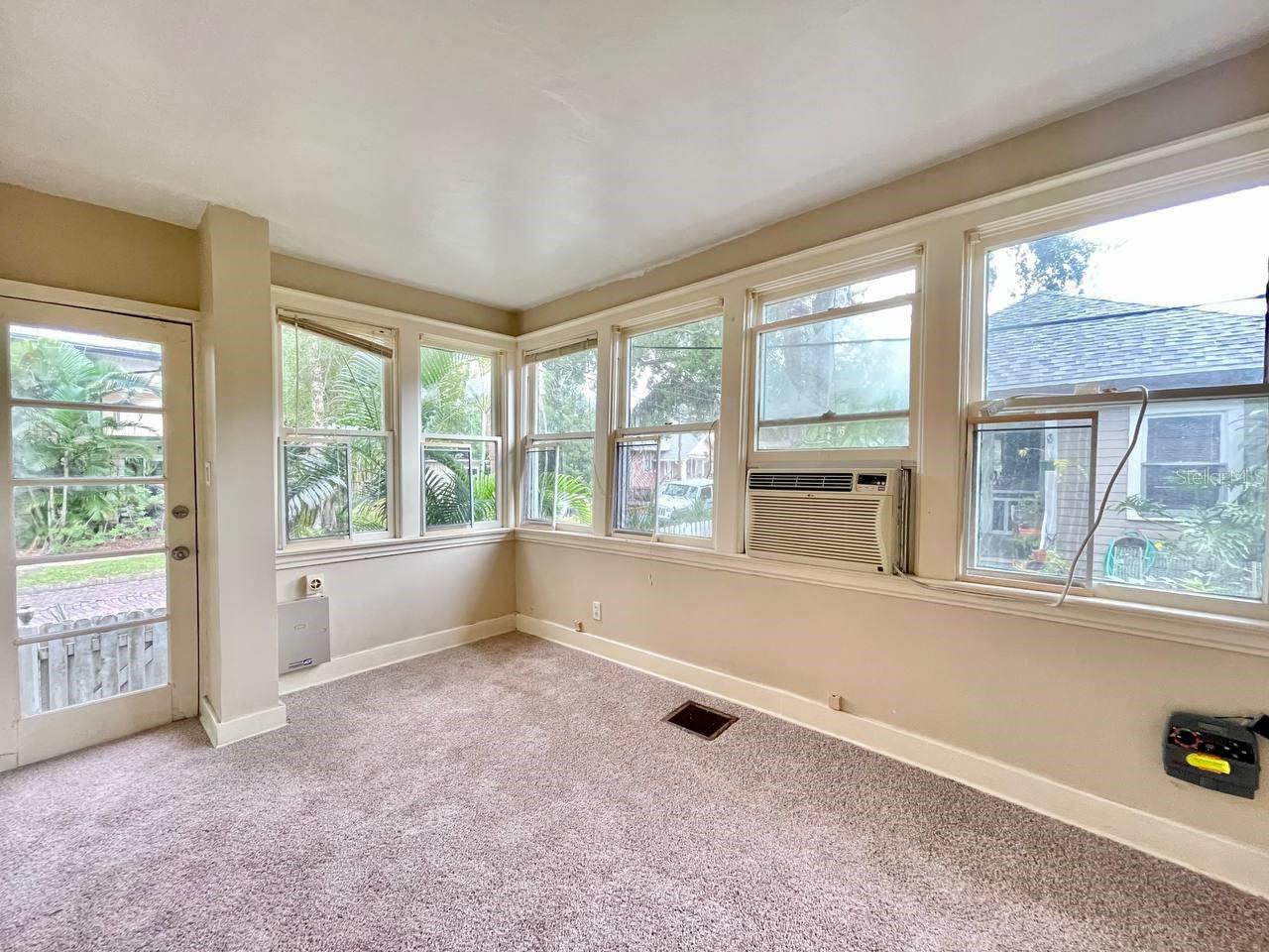 Image 28 of 32 For 557 6th Avenue N