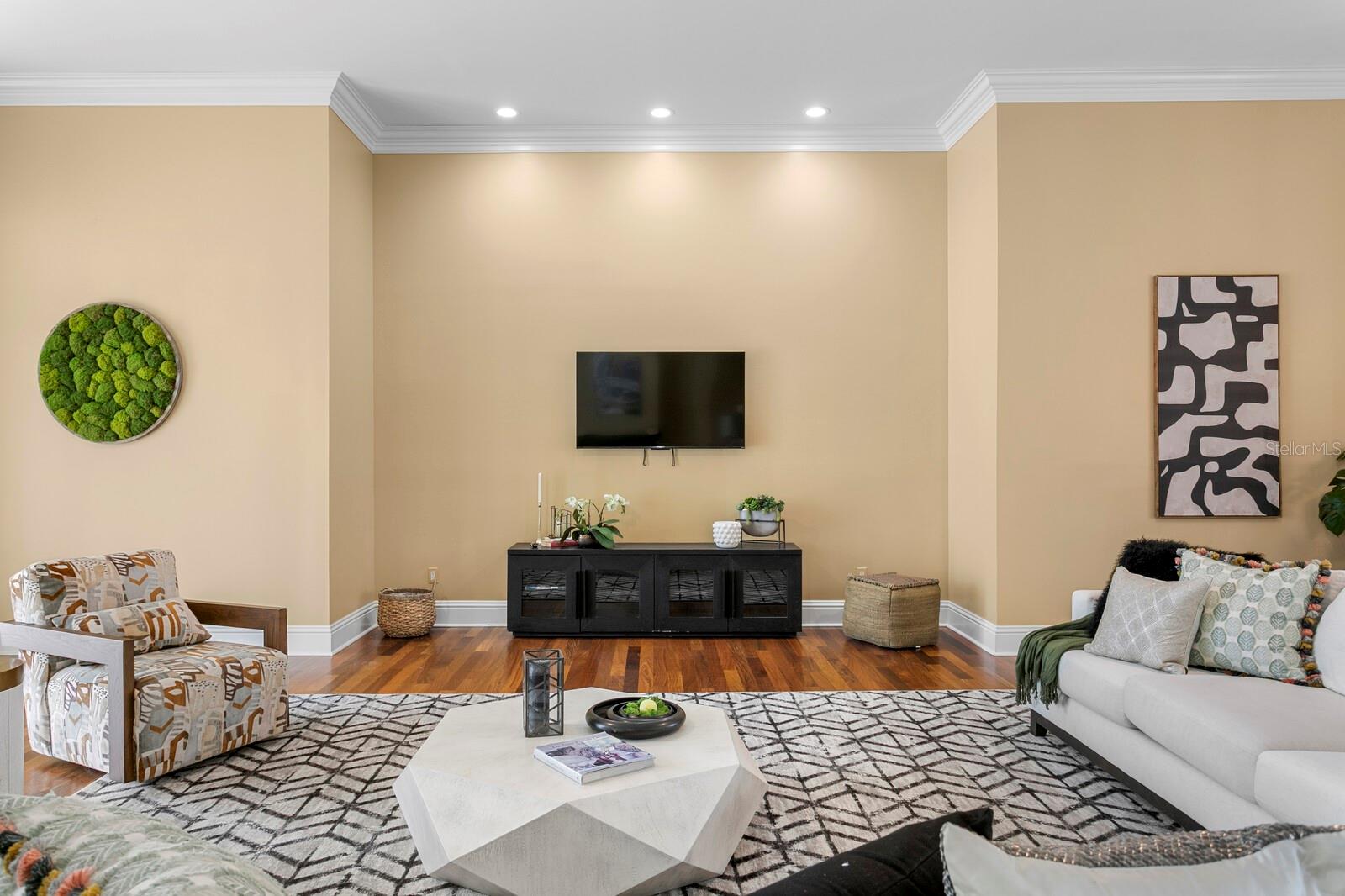 Image 13 of 46 For 16504 Avila Boulevard