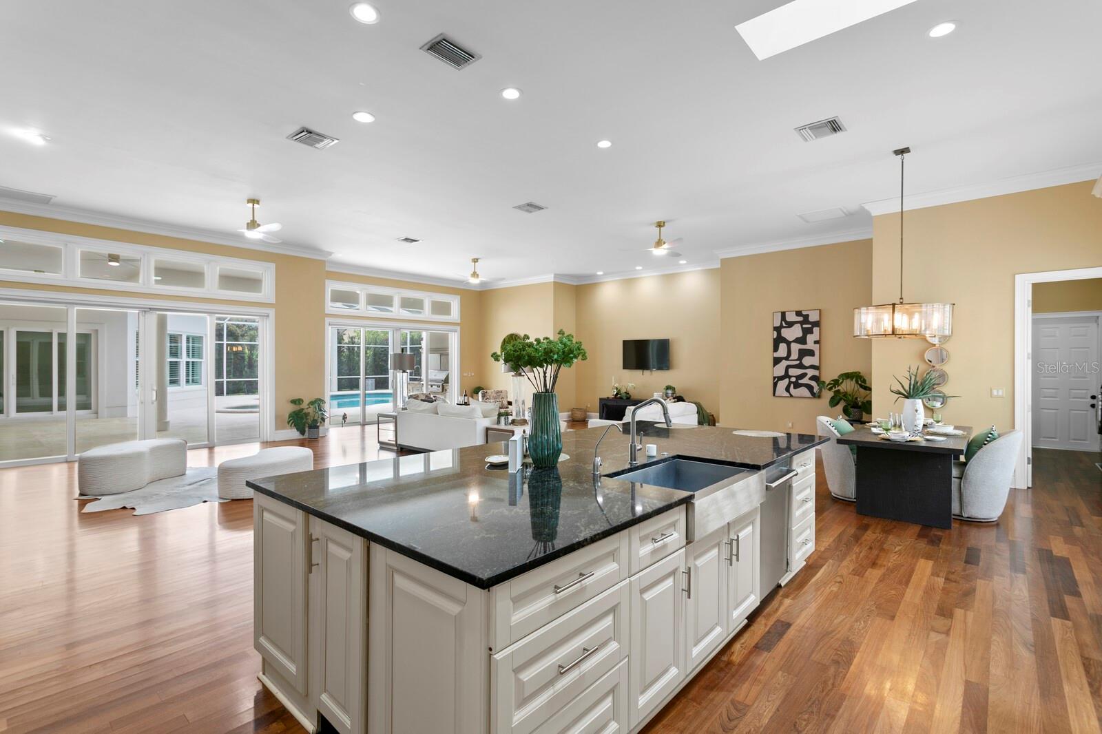 Image 22 of 46 For 16504 Avila Boulevard