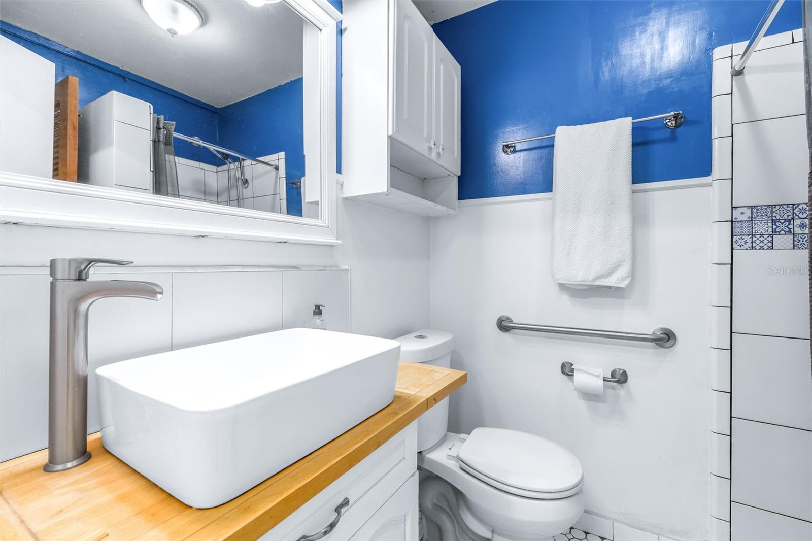 Image 8 of 14 For 222 14th Avenue Sw