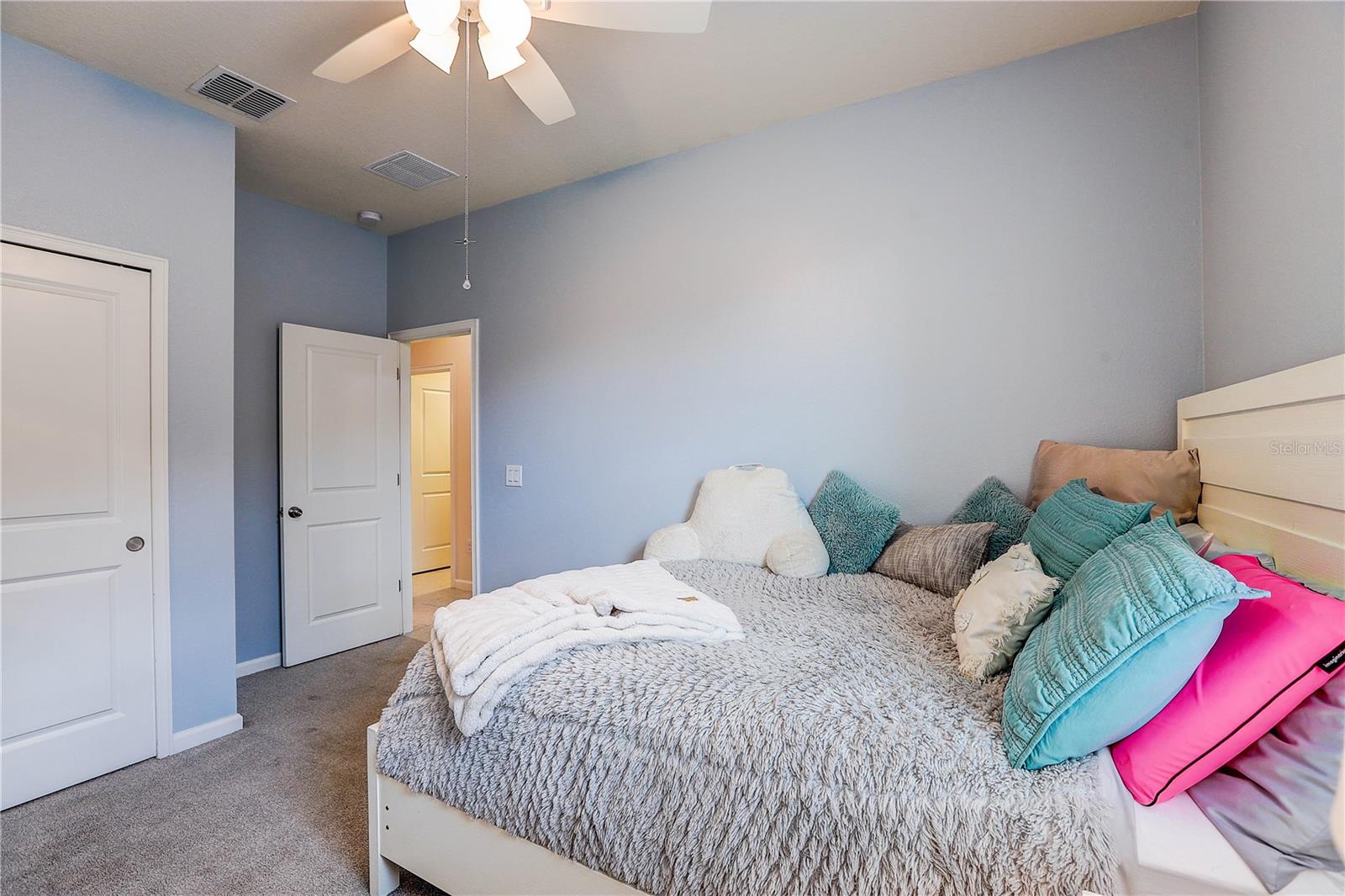 Image 47 of 54 For 1014 Night Song Street