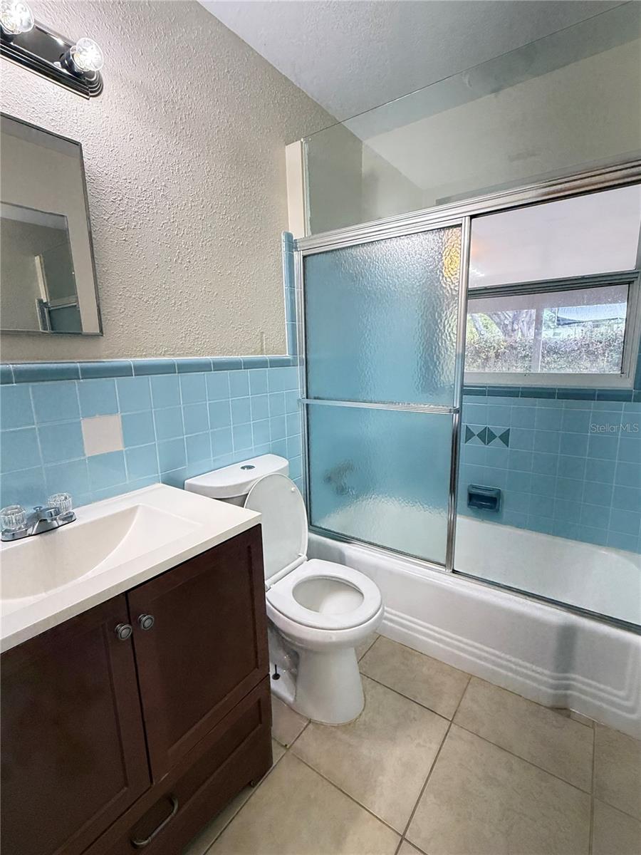 Image 7 of 8 For 5011 9th Street Court E