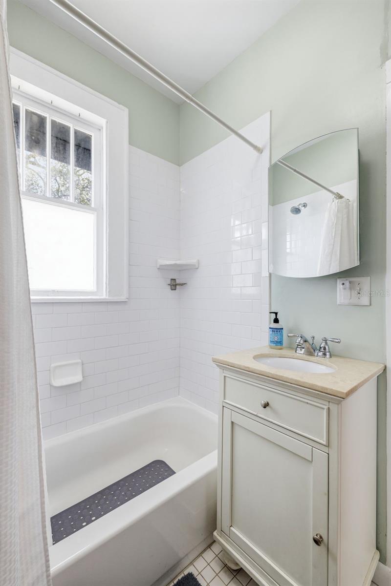 Image 21 of 35 For 308 Westland Avenue