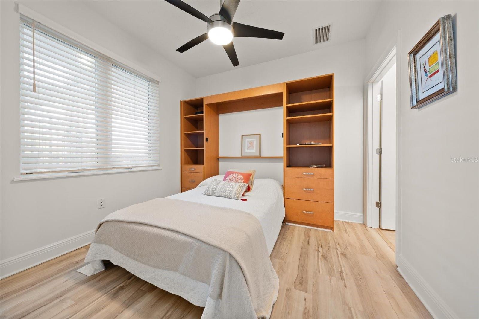 Image 16 of 42 For 1030 Bellasol Way 3201