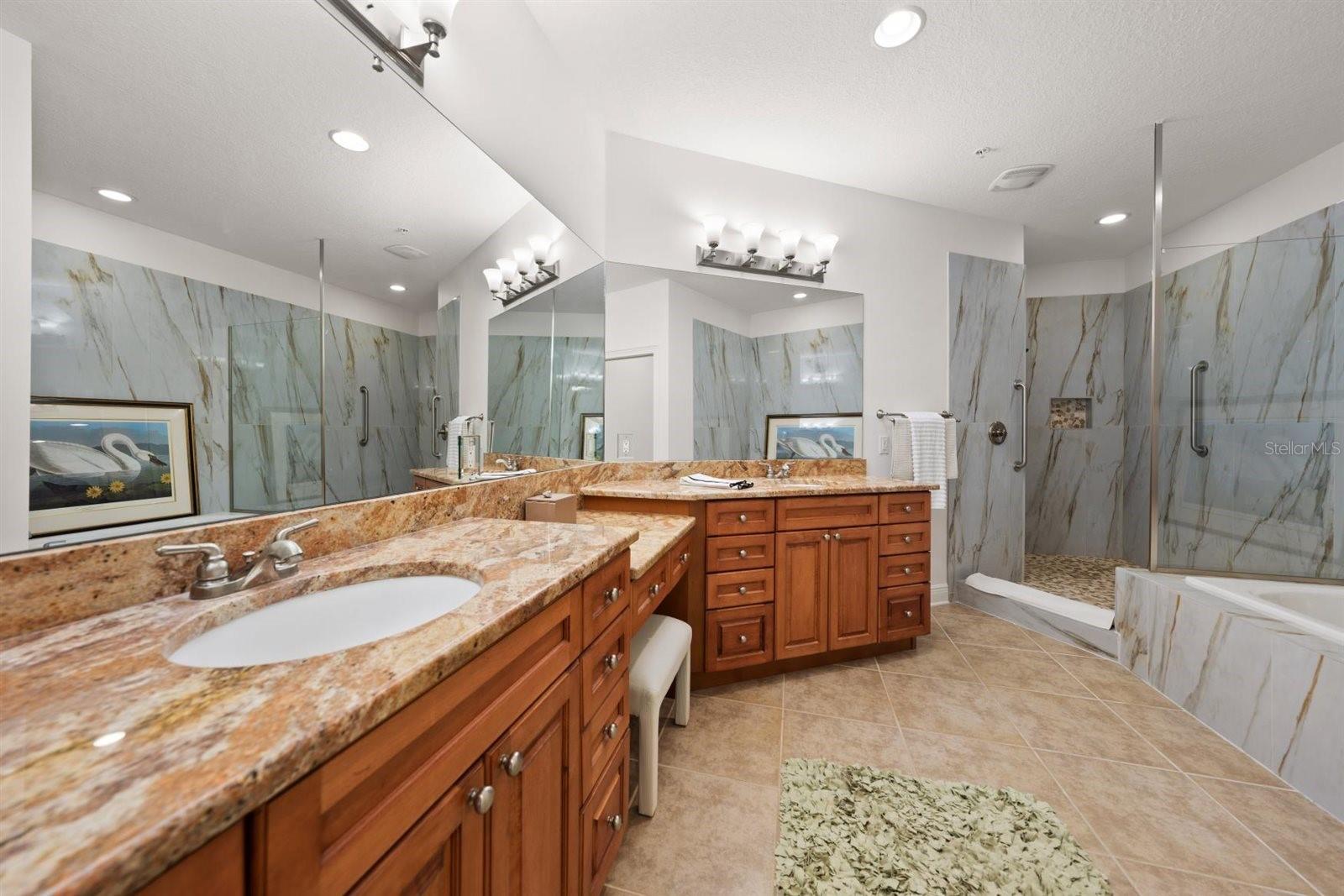 Image 23 of 42 For 1030 Bellasol Way 3201