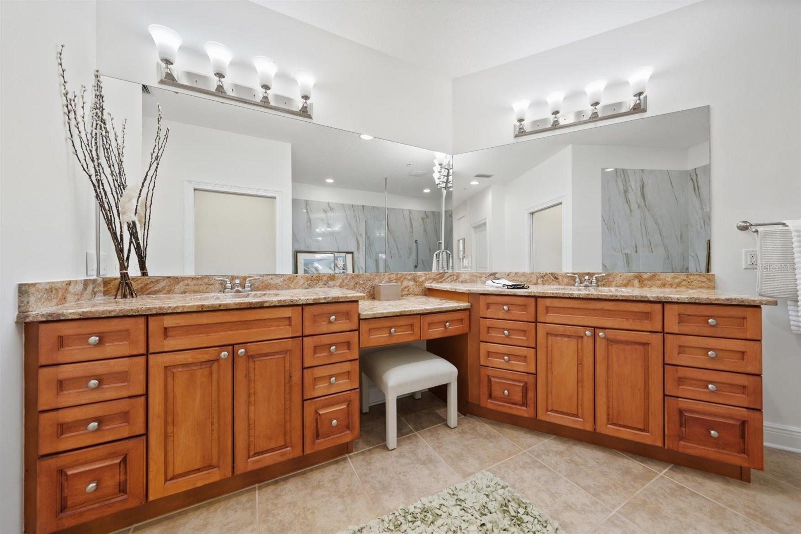 Image 26 of 42 For 1030 Bellasol Way 3201