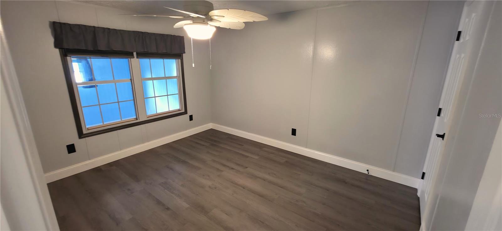 Image 16 of 28 For 9289 Scepter Avenue