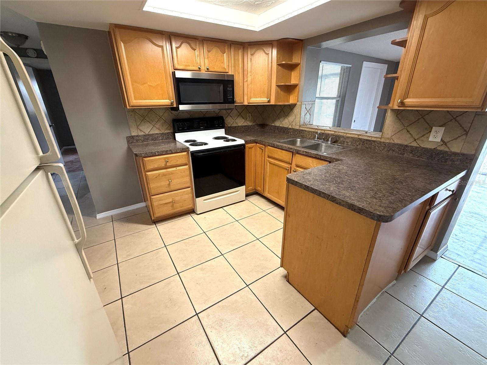 Image 3 of 10 For 10921 Oldham Road