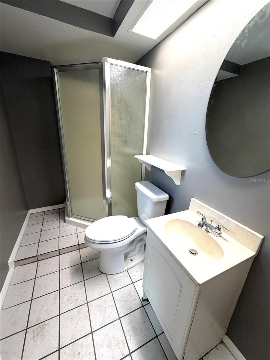 Image 9 of 10 For 10921 Oldham Road