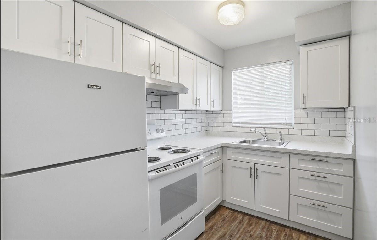 Image 4 of 12 For 5991 Fairfield Avenue S 4