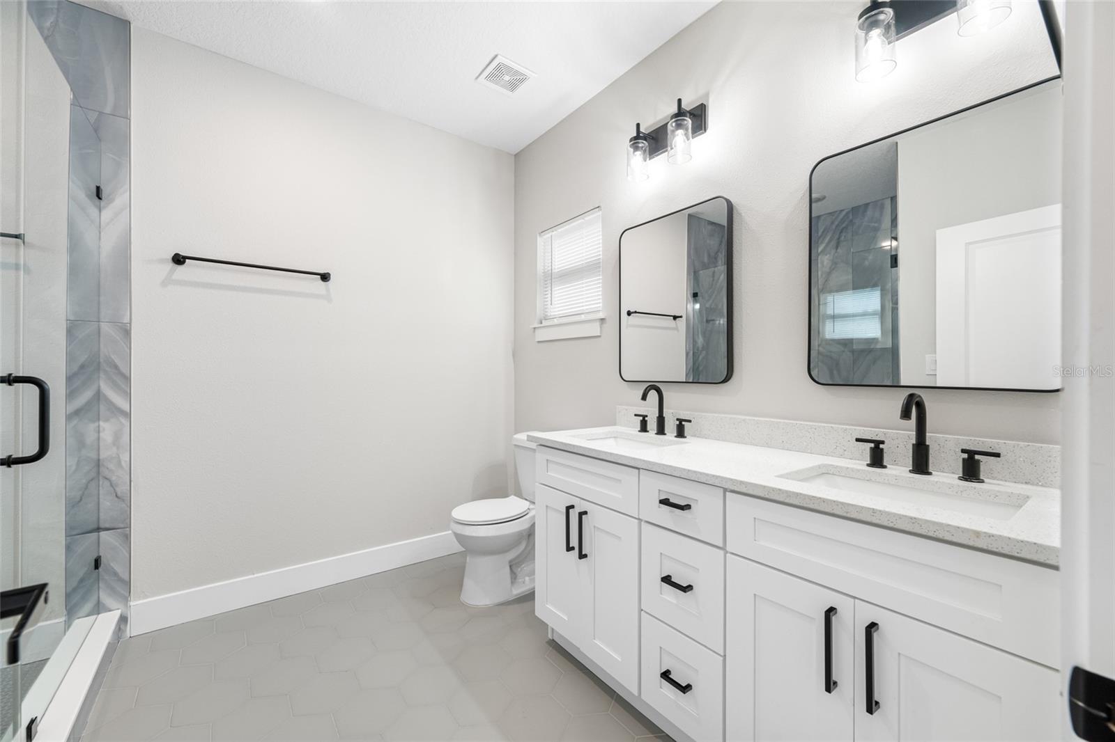 Image 18 of 48 For 2738 16th Avenue N