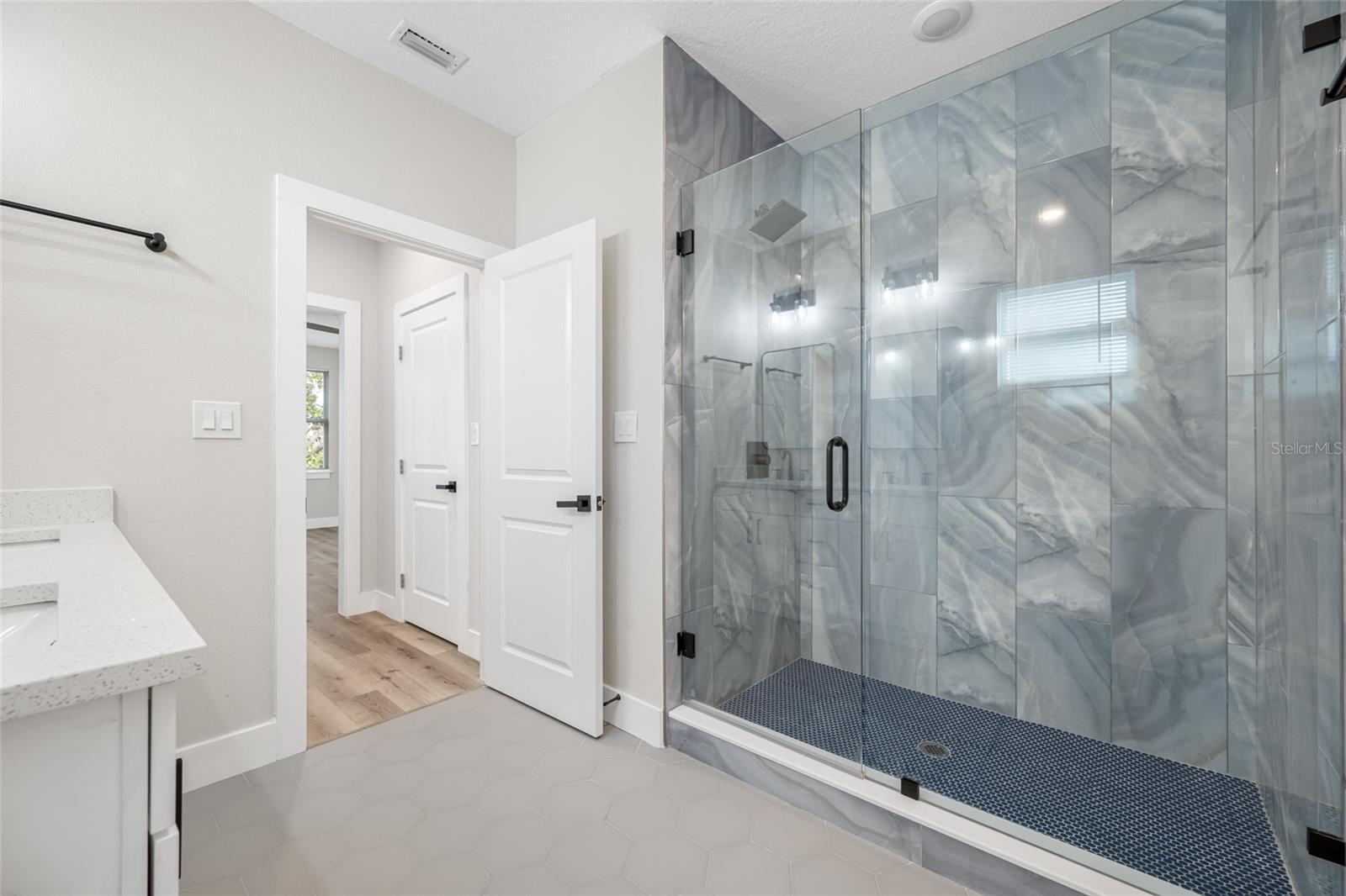 Image 19 of 48 For 2738 16th Avenue N