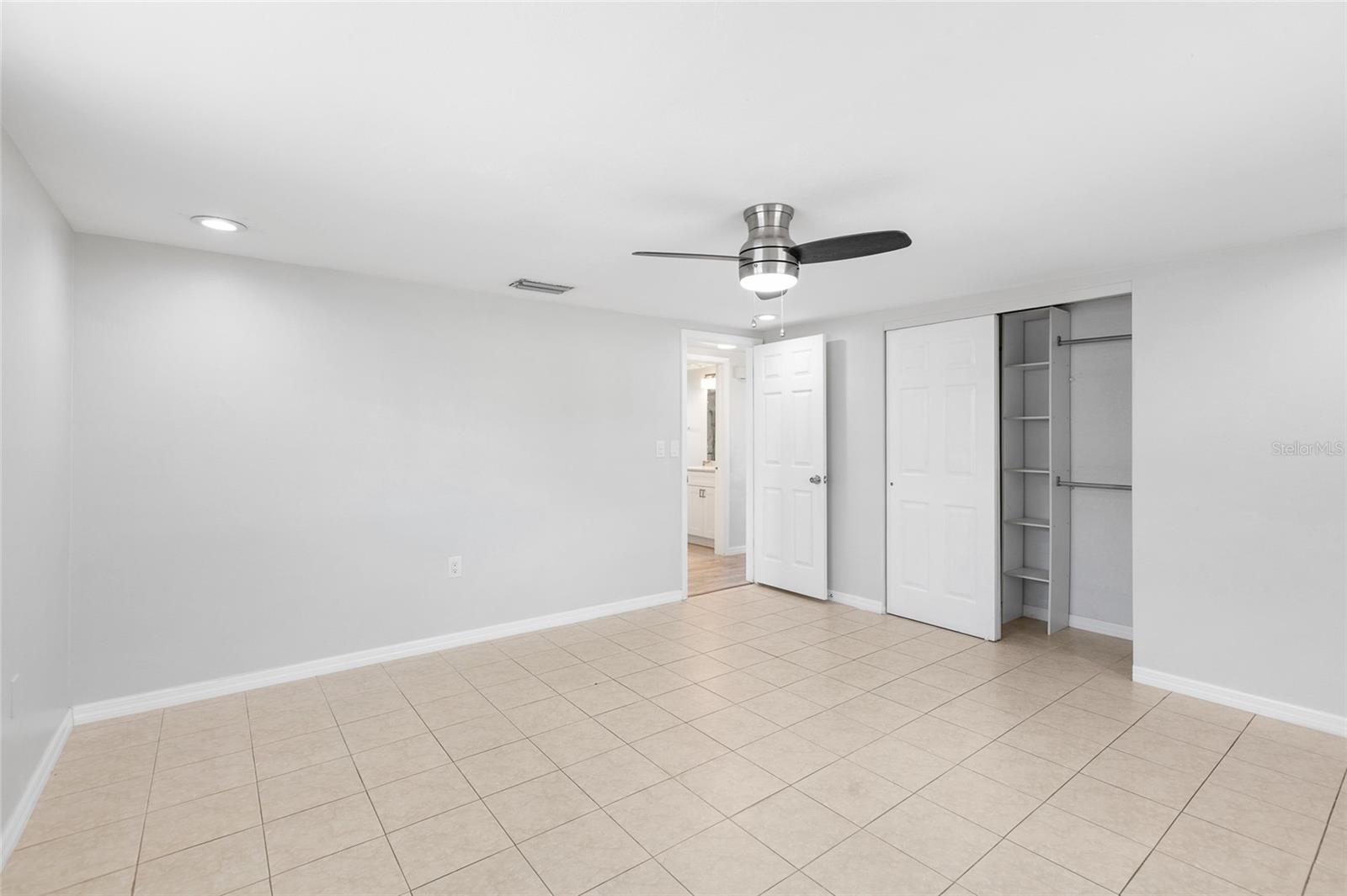 Image 14 of 24 For 5648 Saren Drive