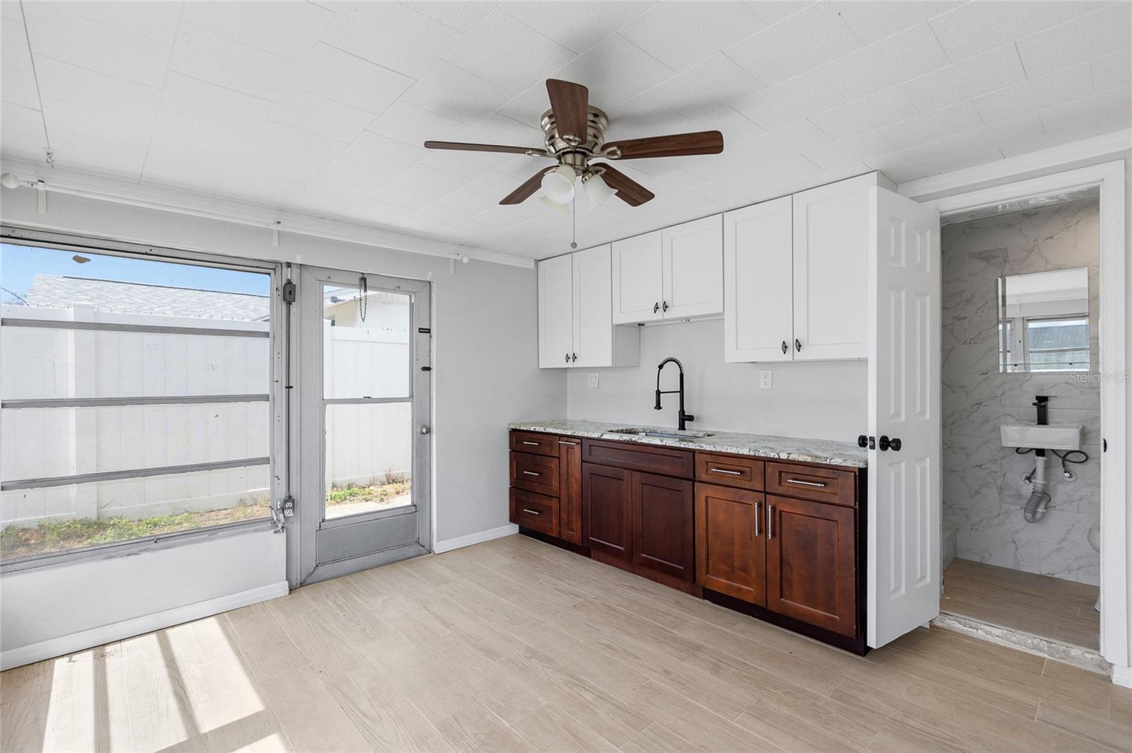 Image 19 of 24 For 5648 Saren Drive