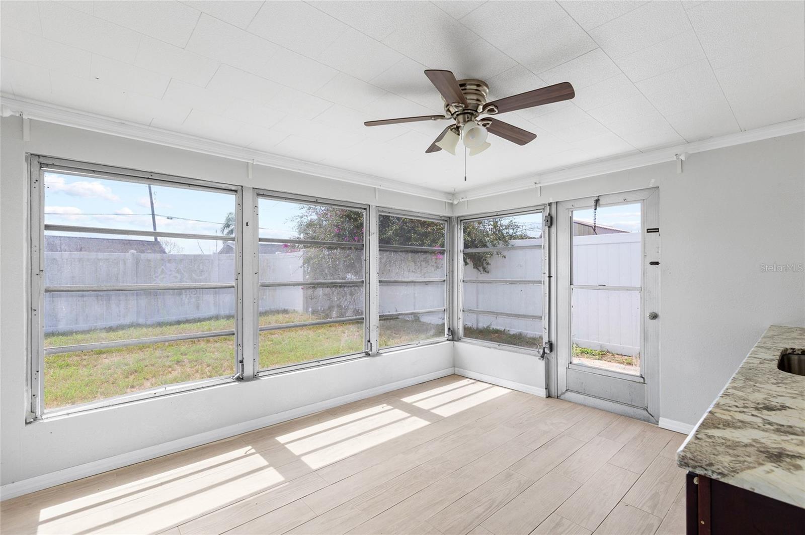 Image 20 of 24 For 5648 Saren Drive