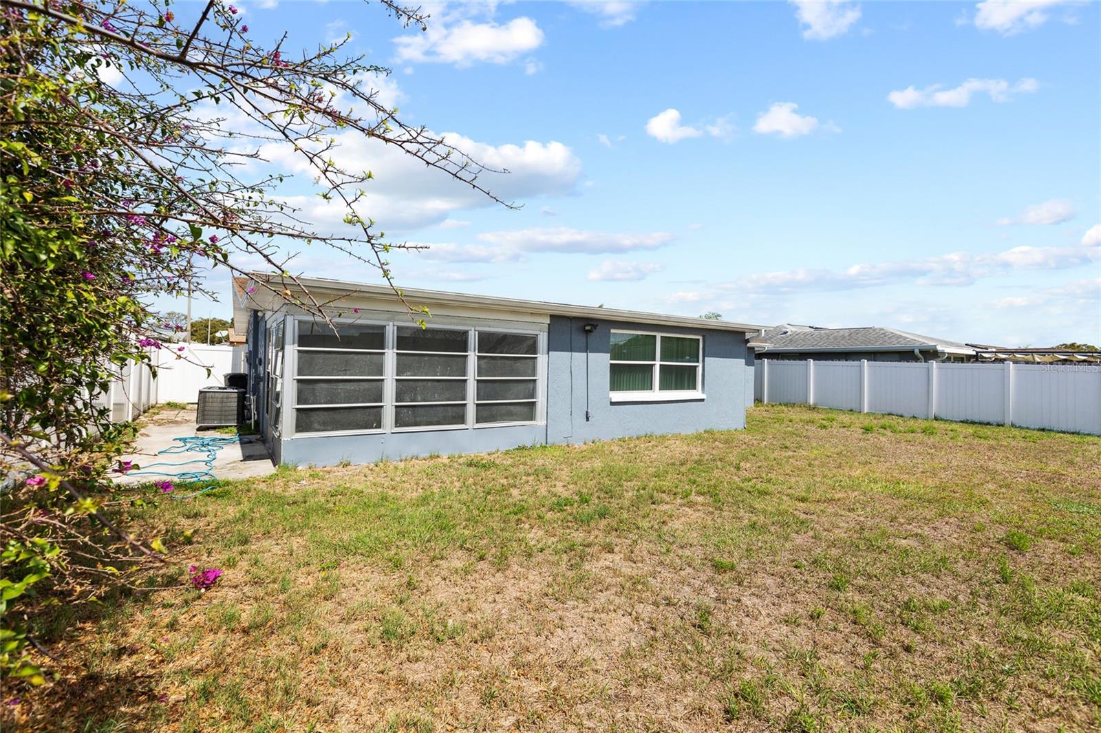 Image 21 of 24 For 5648 Saren Drive