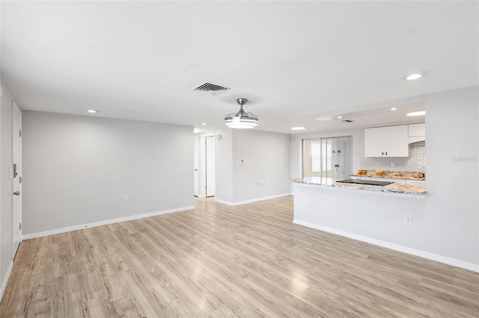 Image 4 of 24 For 5648 Saren Drive