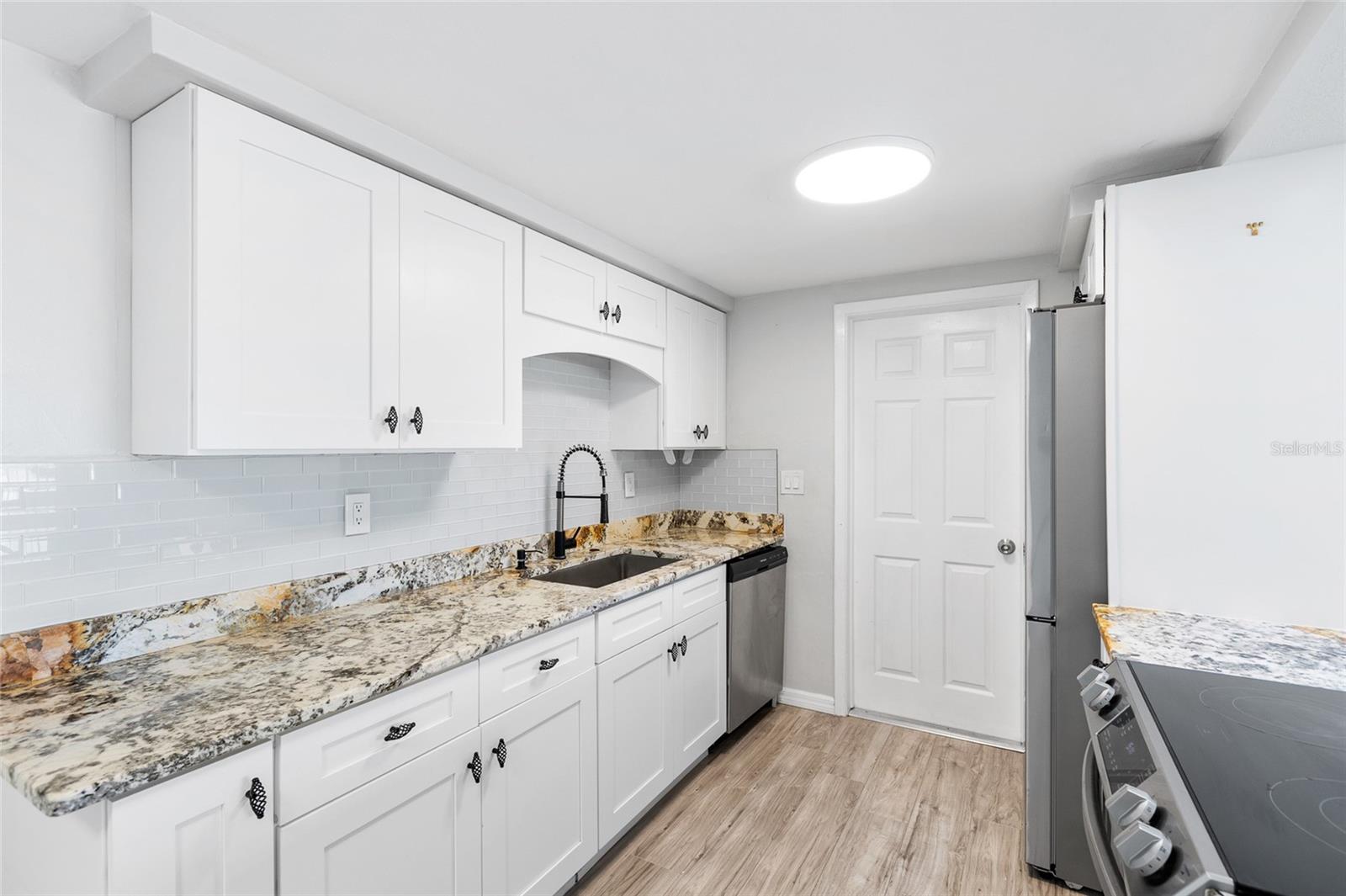 Image 7 of 24 For 5648 Saren Drive