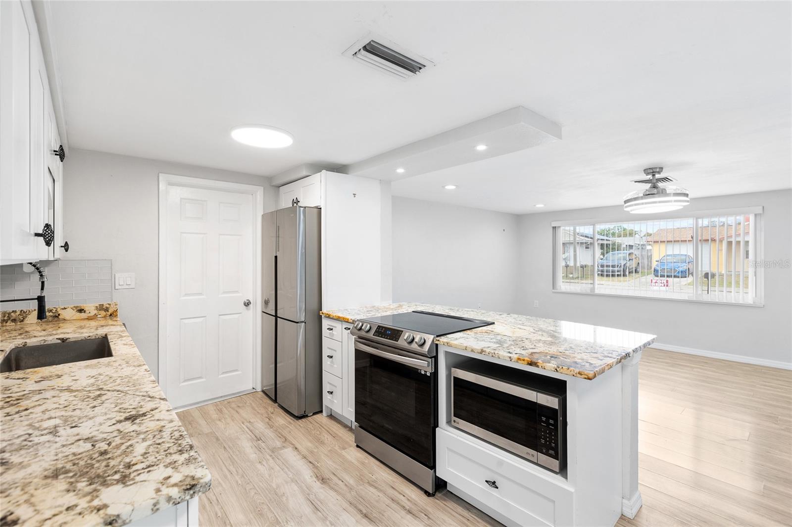 Image 9 of 24 For 5648 Saren Drive