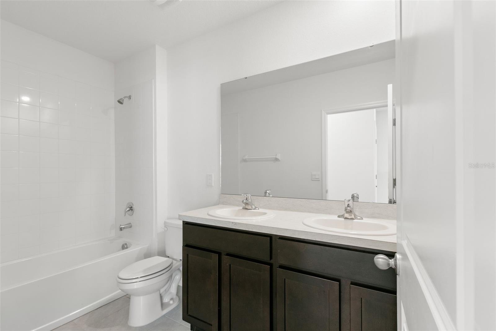 Image 7 of 32 For 5495 Warrington Town Path