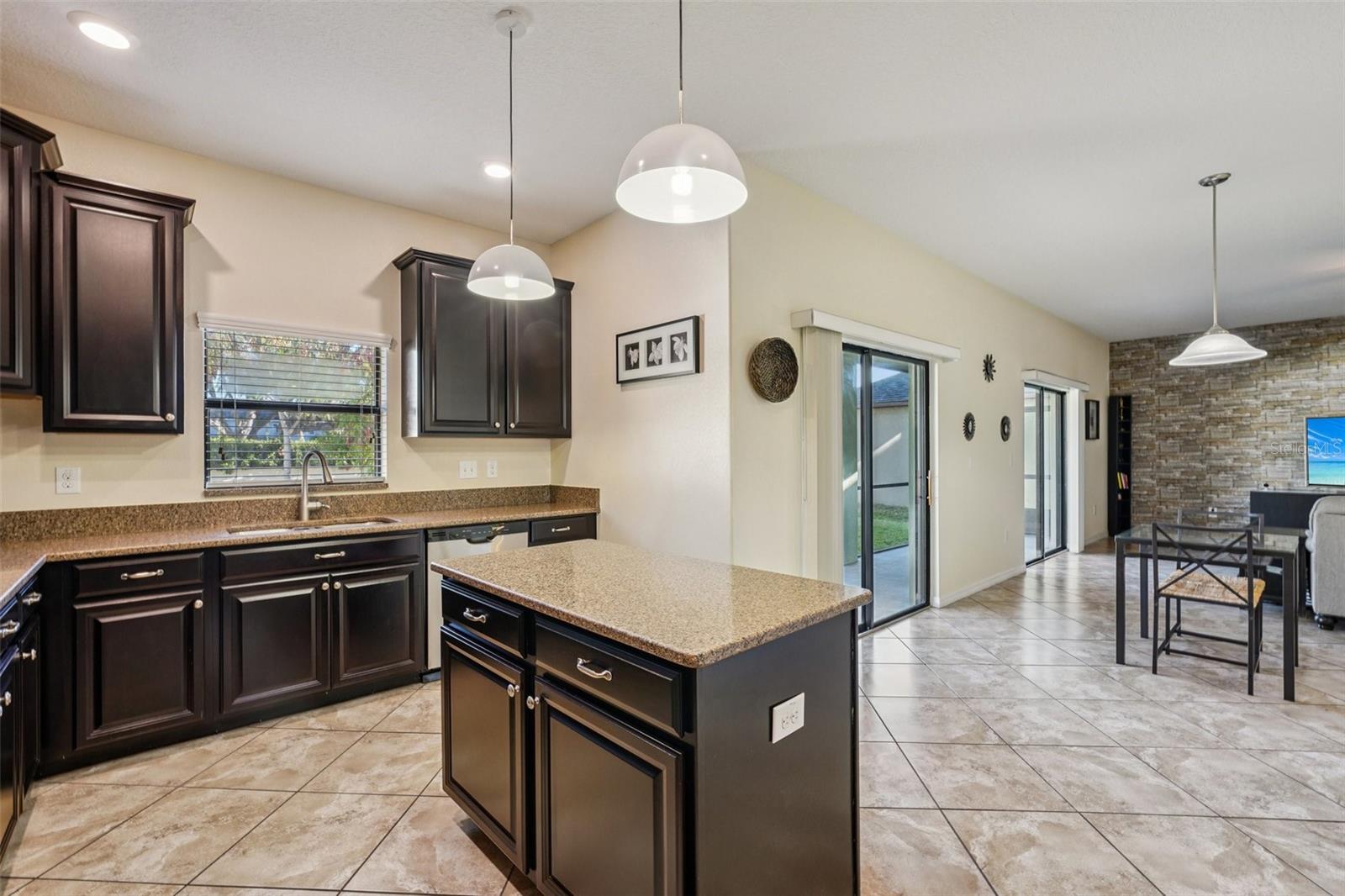 Image 10 of 42 For 10914 Whitecap Drive