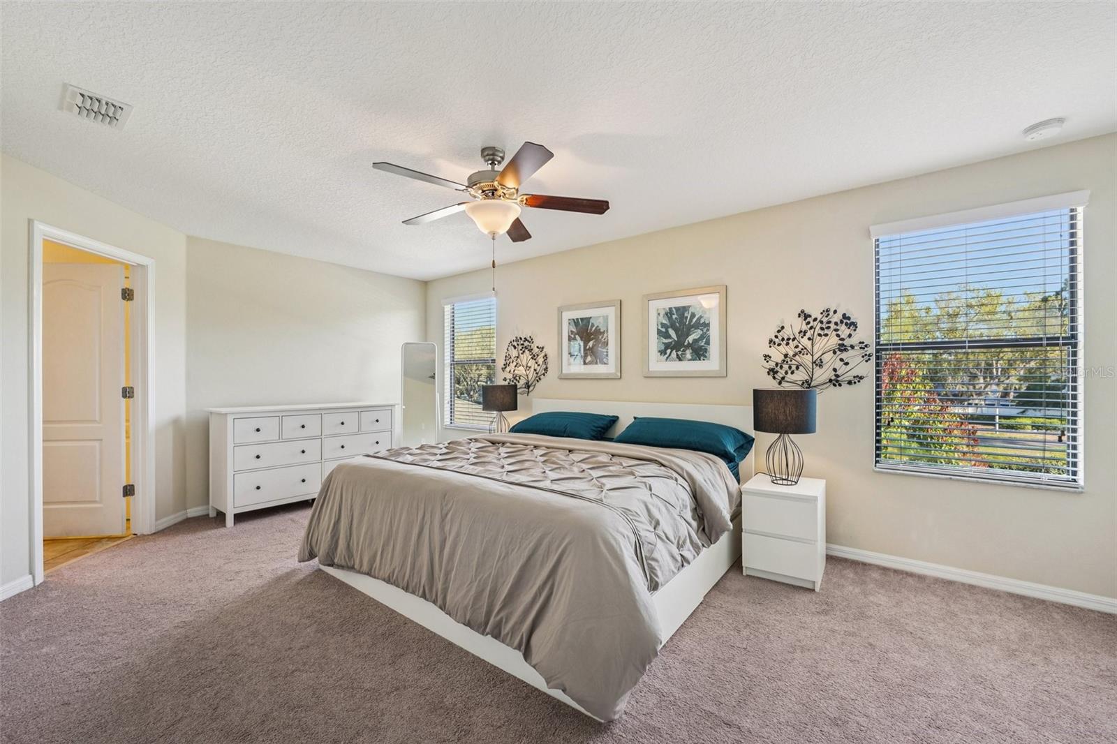 Image 14 of 42 For 10914 Whitecap Drive