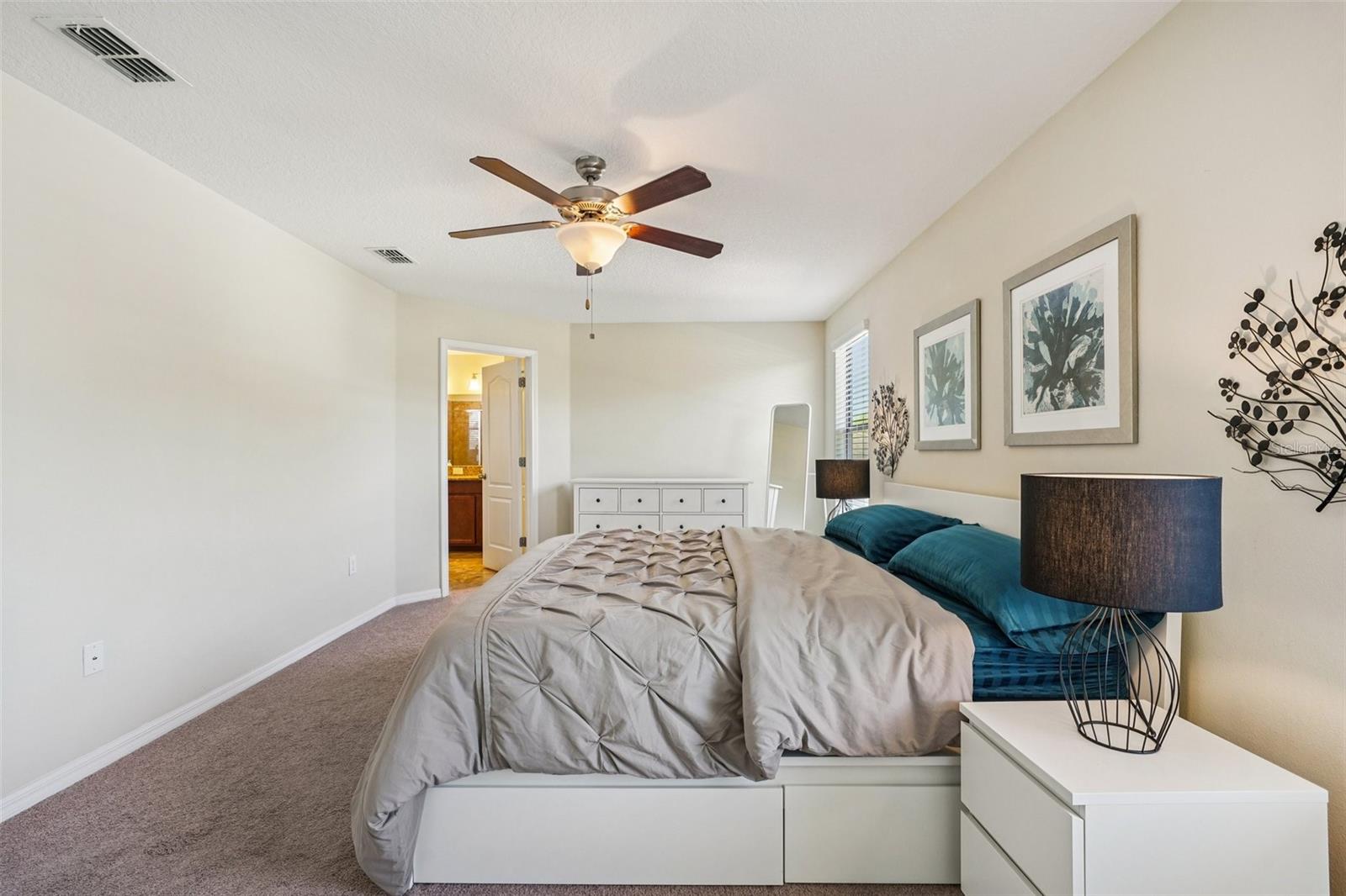 Image 15 of 42 For 10914 Whitecap Drive