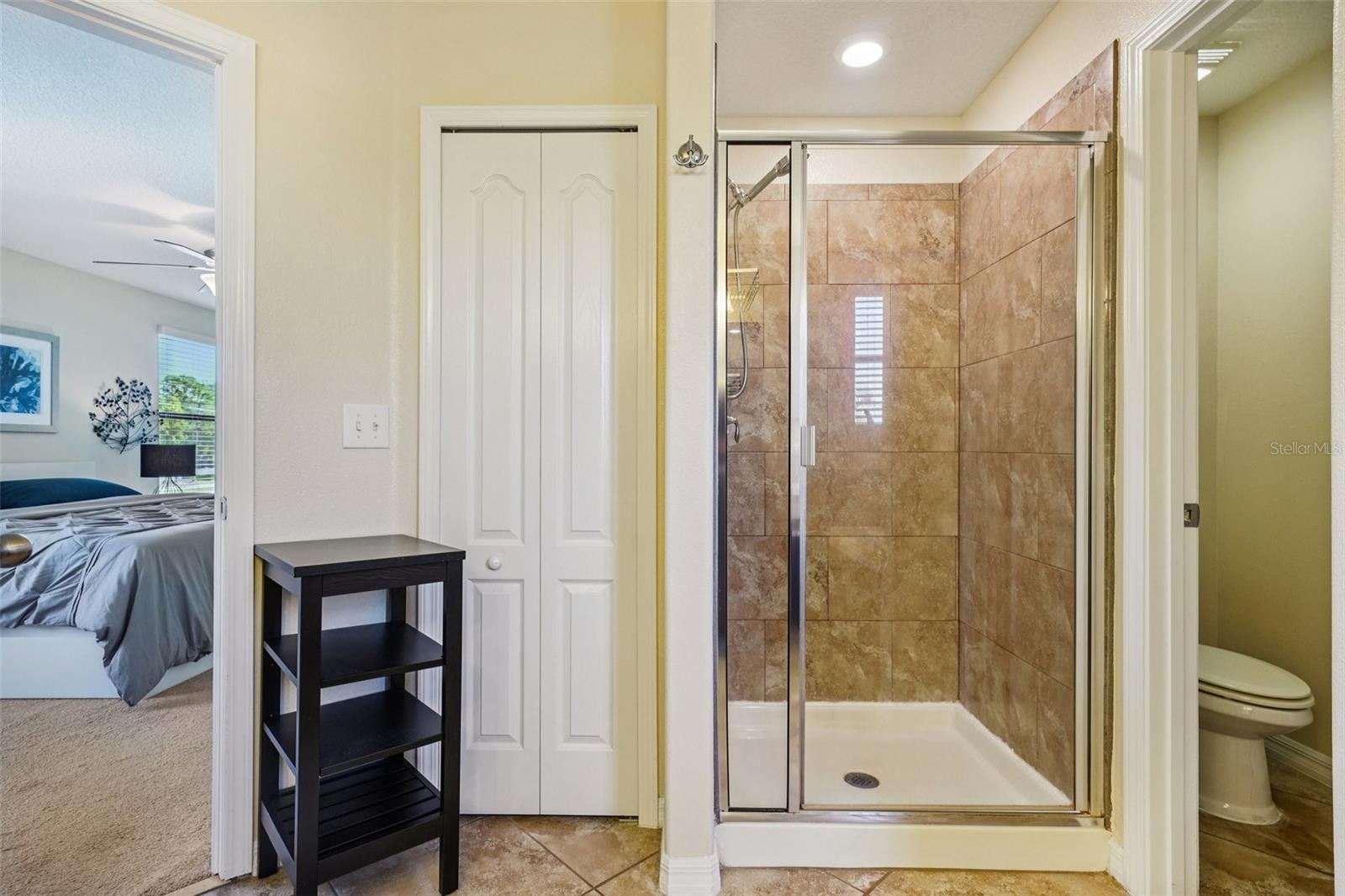 Image 18 of 42 For 10914 Whitecap Drive