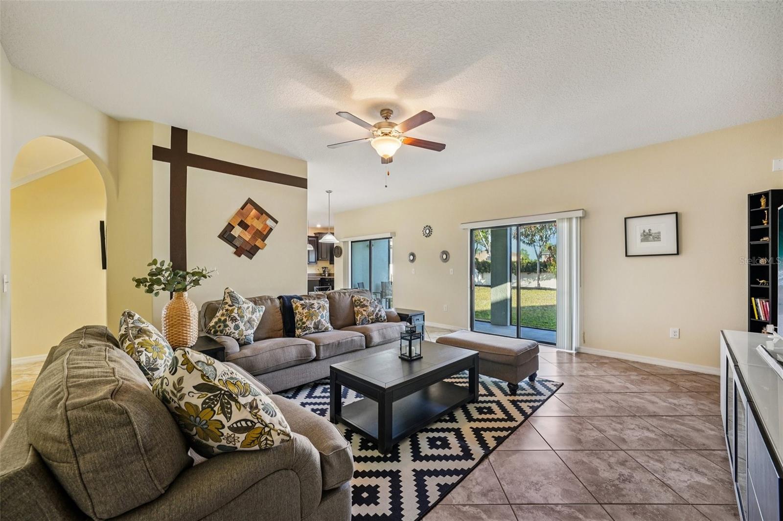 Image 5 of 42 For 10914 Whitecap Drive