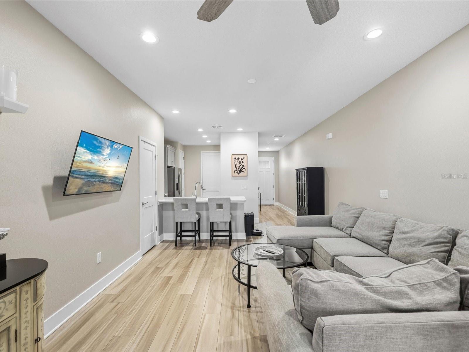 Image 14 of 82 For 418 Finn Way