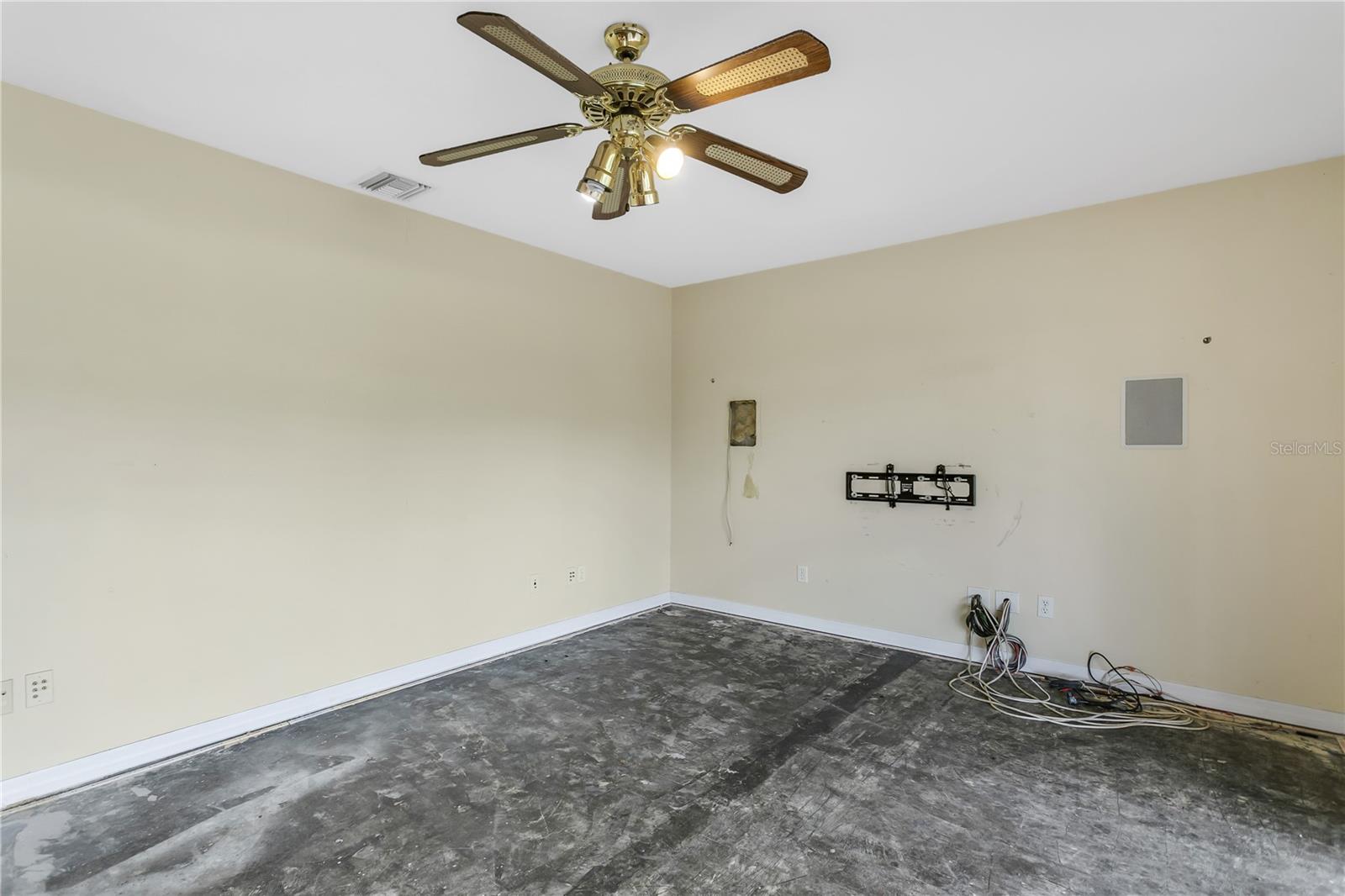 Image 15 of 49 For 6734 Twelve Oaks Boulevard