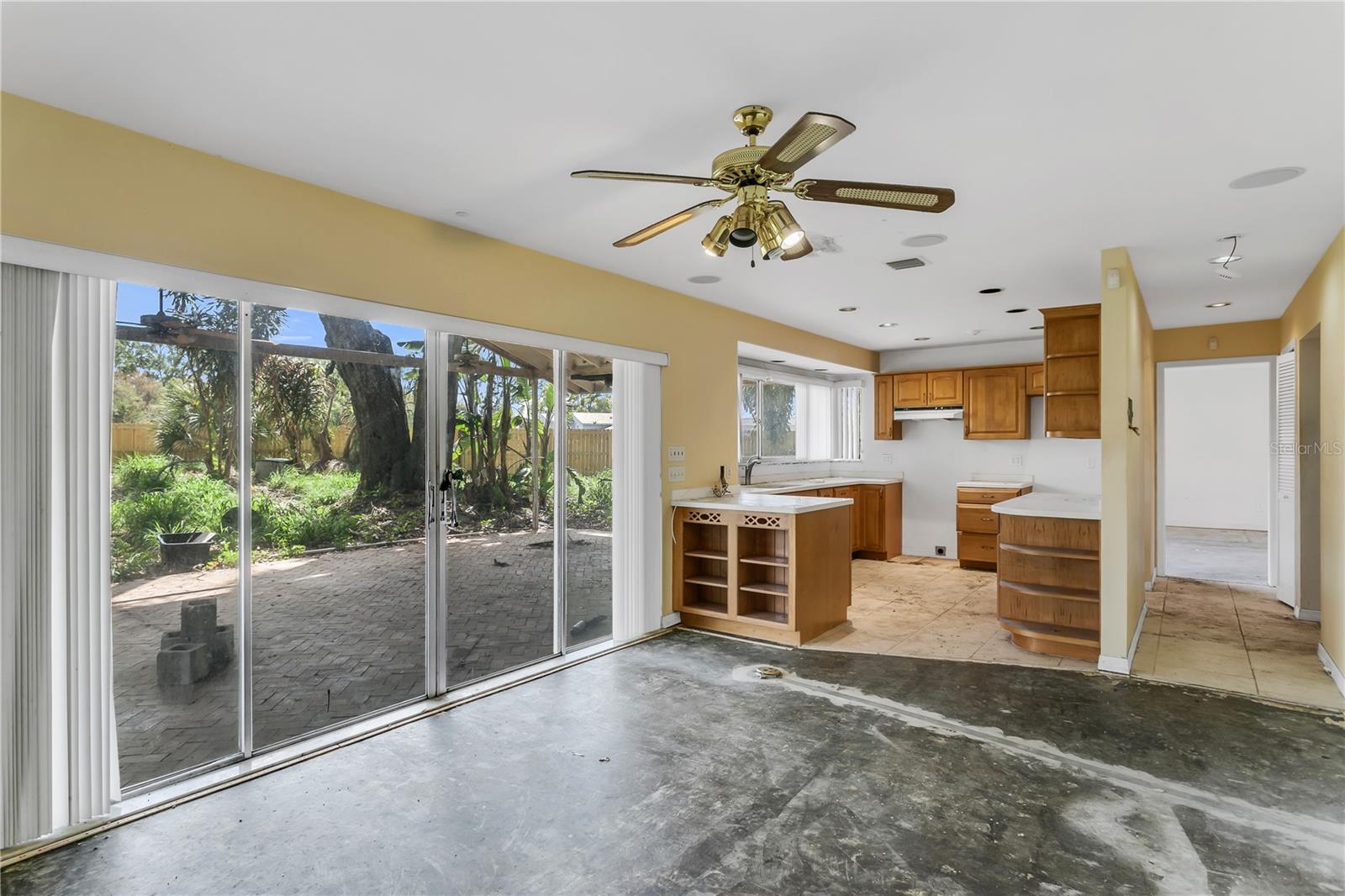 Image 16 of 49 For 6734 Twelve Oaks Boulevard