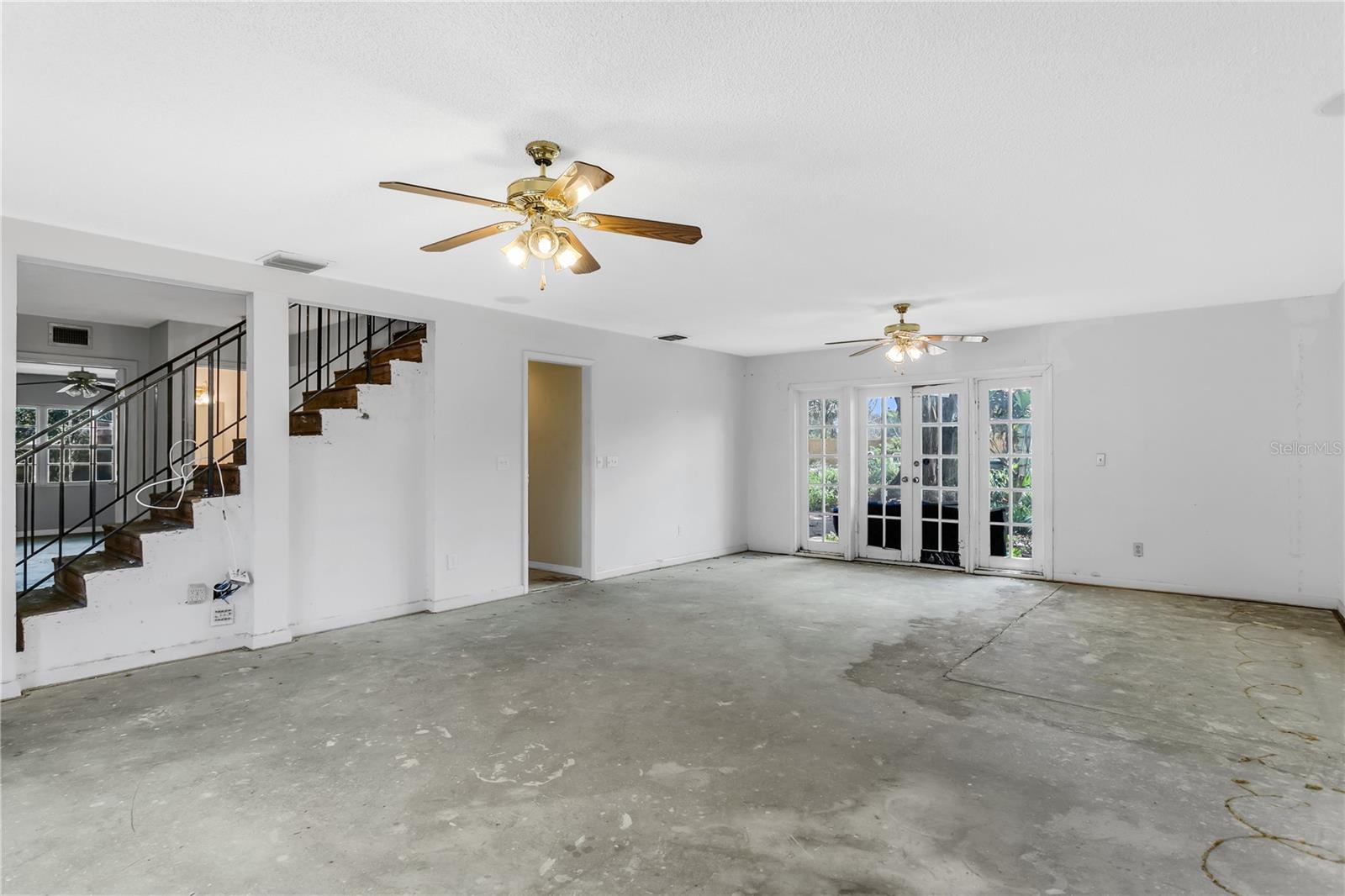 Image 5 of 49 For 6734 Twelve Oaks Boulevard