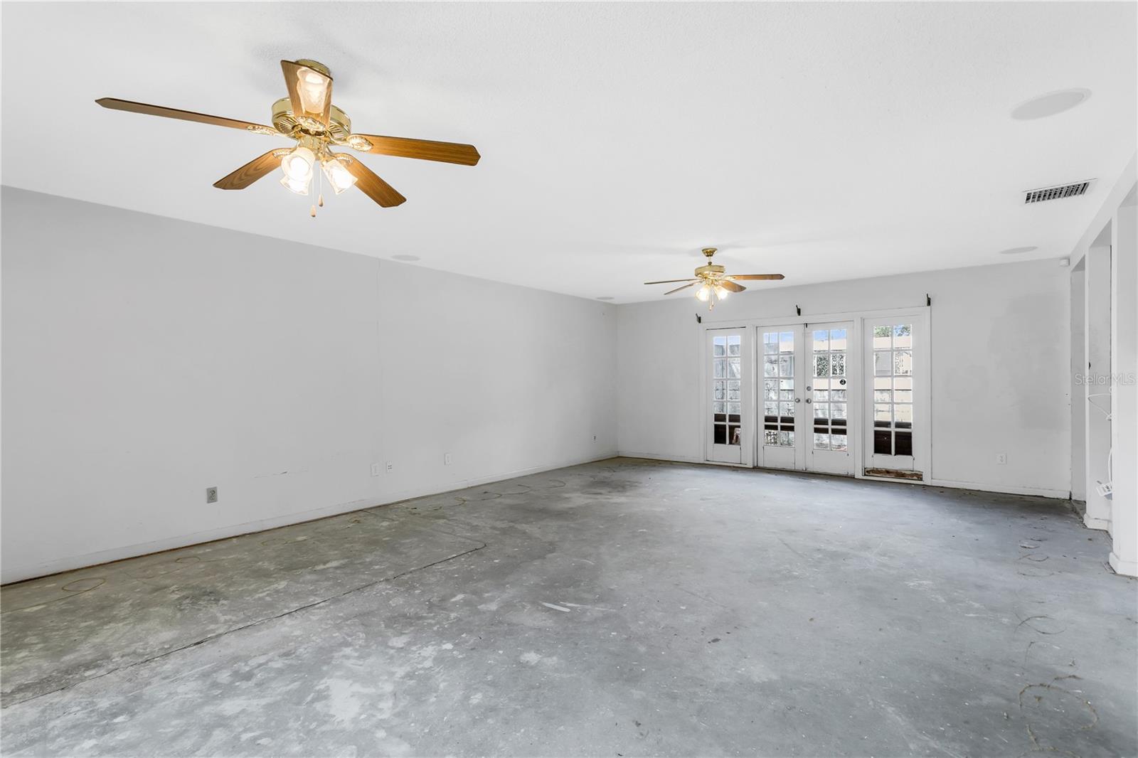 Image 8 of 49 For 6734 Twelve Oaks Boulevard