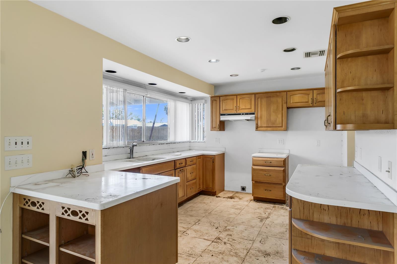 Image 9 of 49 For 6734 Twelve Oaks Boulevard