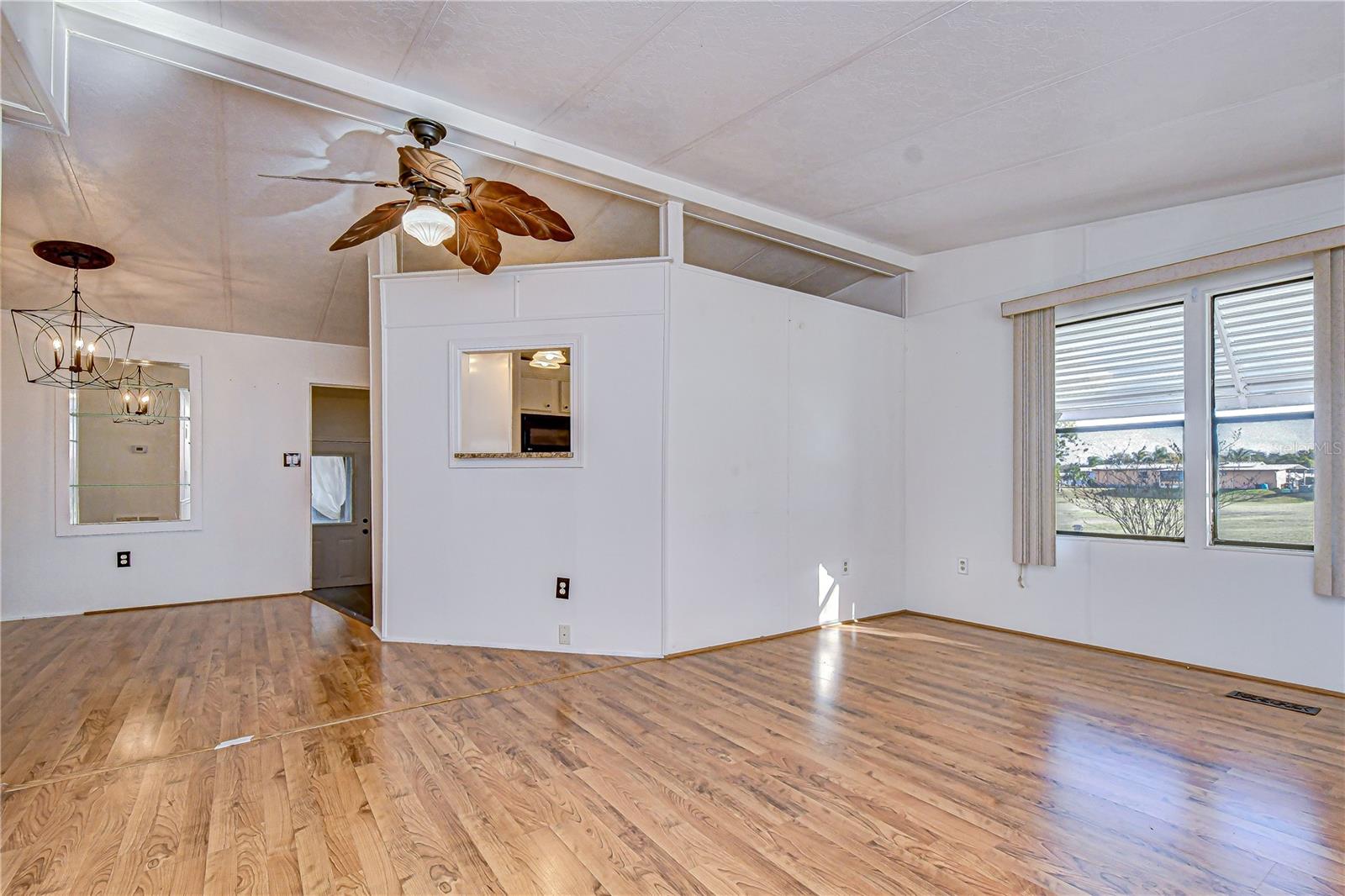 Image 31 of 66 For 5438 Antigua Drive