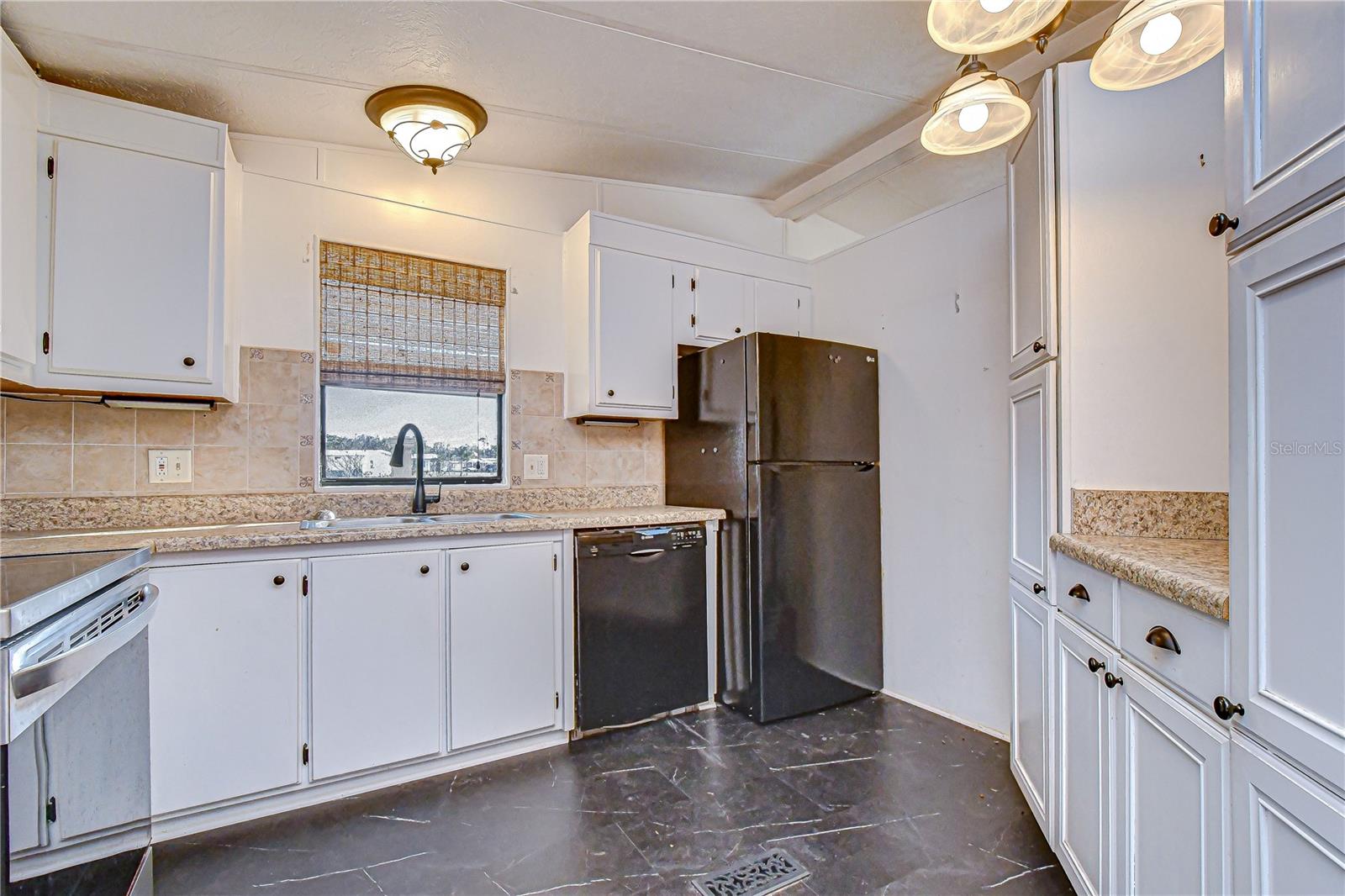 Image 36 of 66 For 5438 Antigua Drive