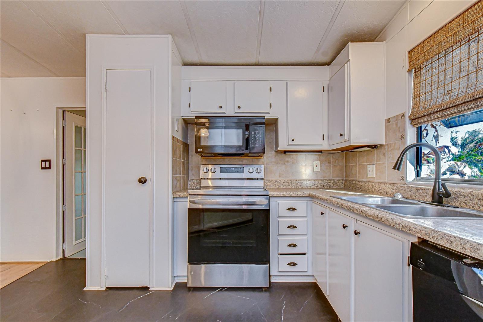 Image 38 of 66 For 5438 Antigua Drive