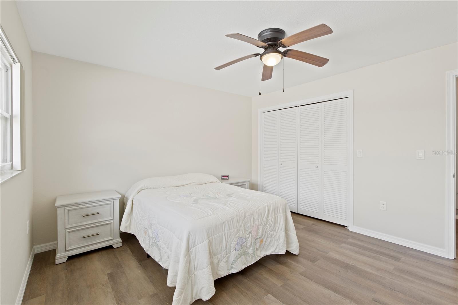 Image 32 of 69 For 4964 South Shore Drive