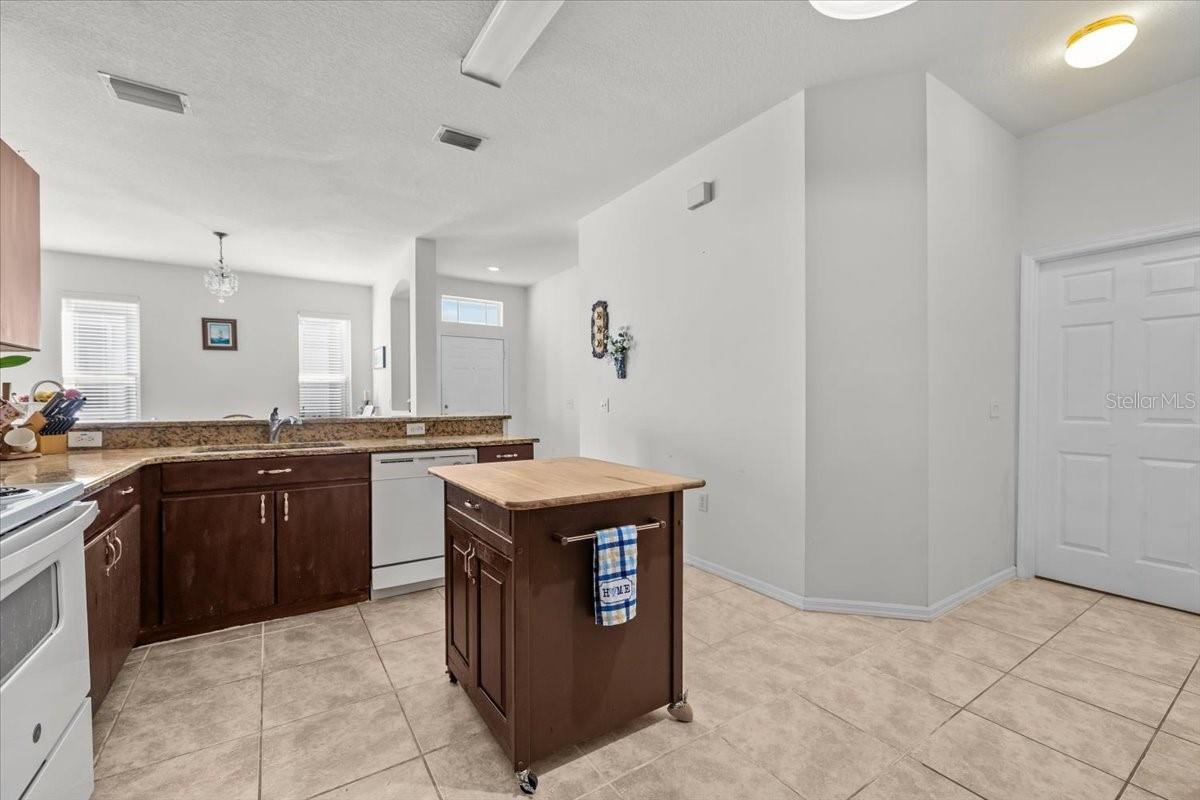 Image 10 of 34 For 30115 Emmetts Court