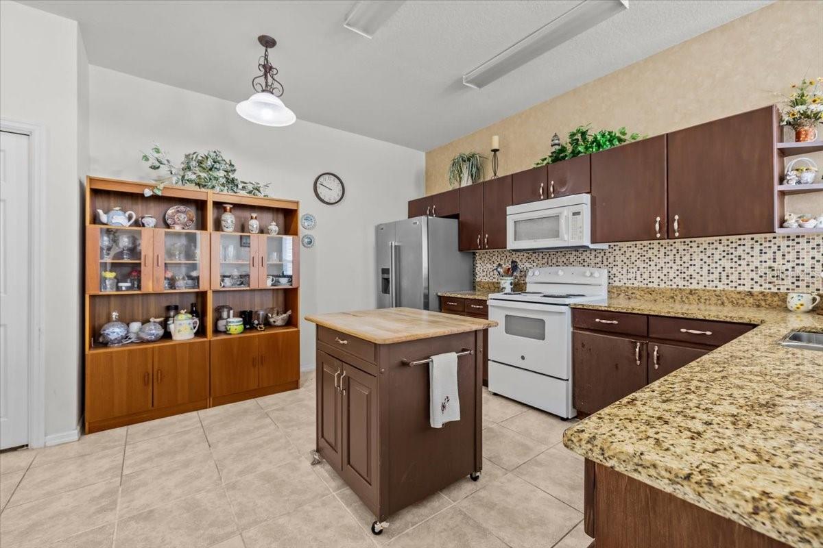 Image 8 of 34 For 30115 Emmetts Court